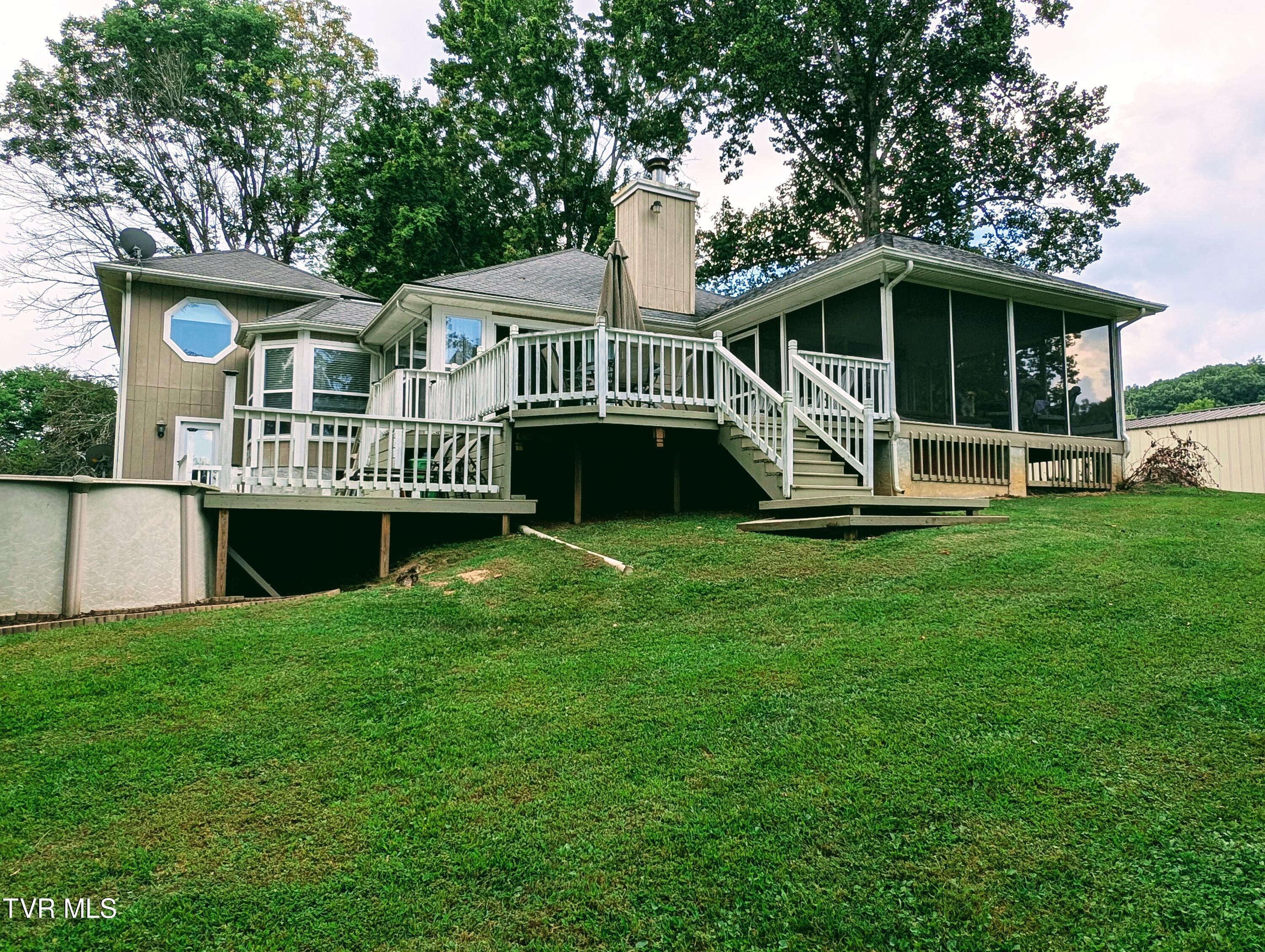 1058 Nealy Ridge
