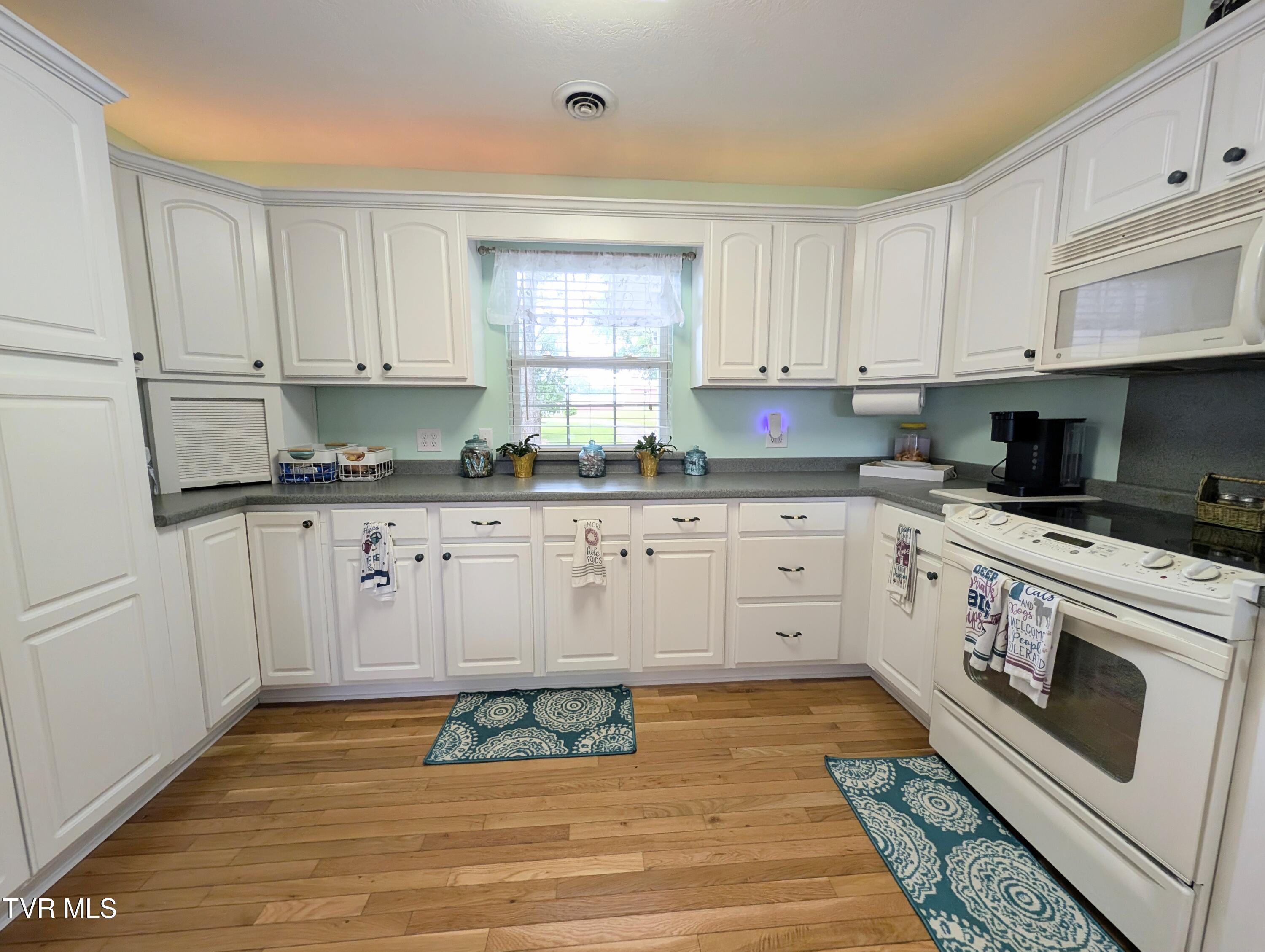 1058 Nealy Ridge