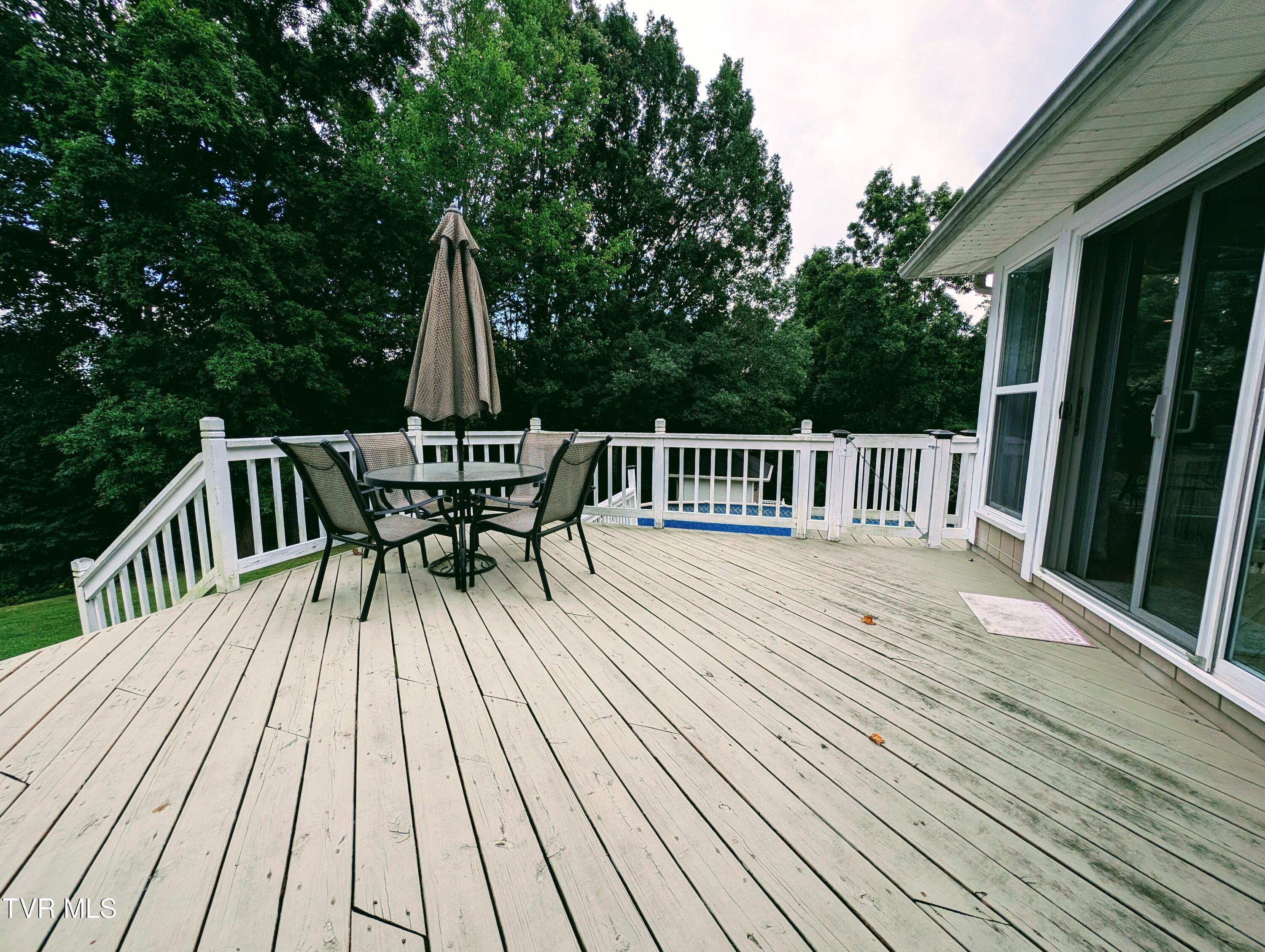 1058 Nealy Ridge