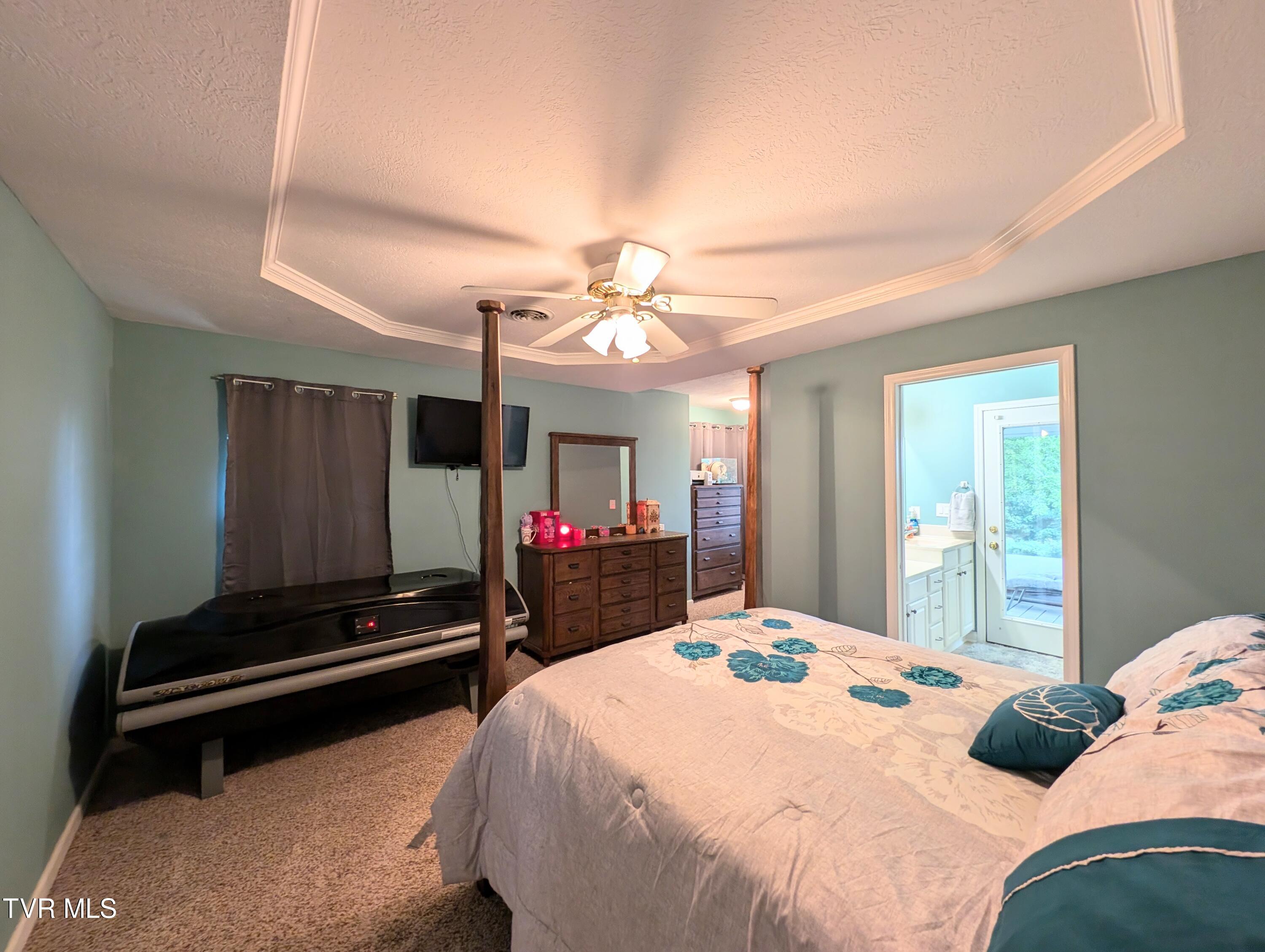 1058 Nealy Ridge