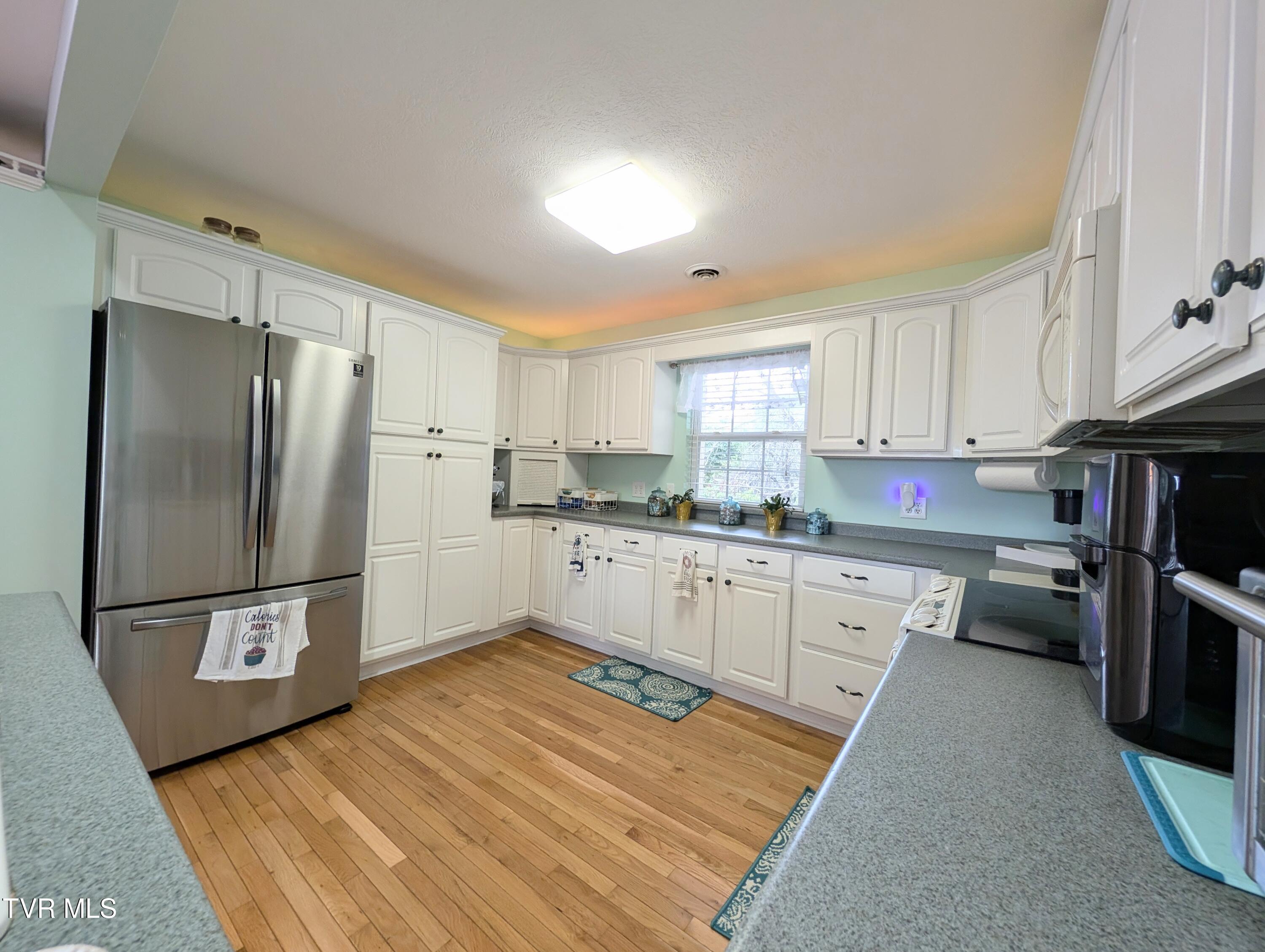 1058 Nealy Ridge