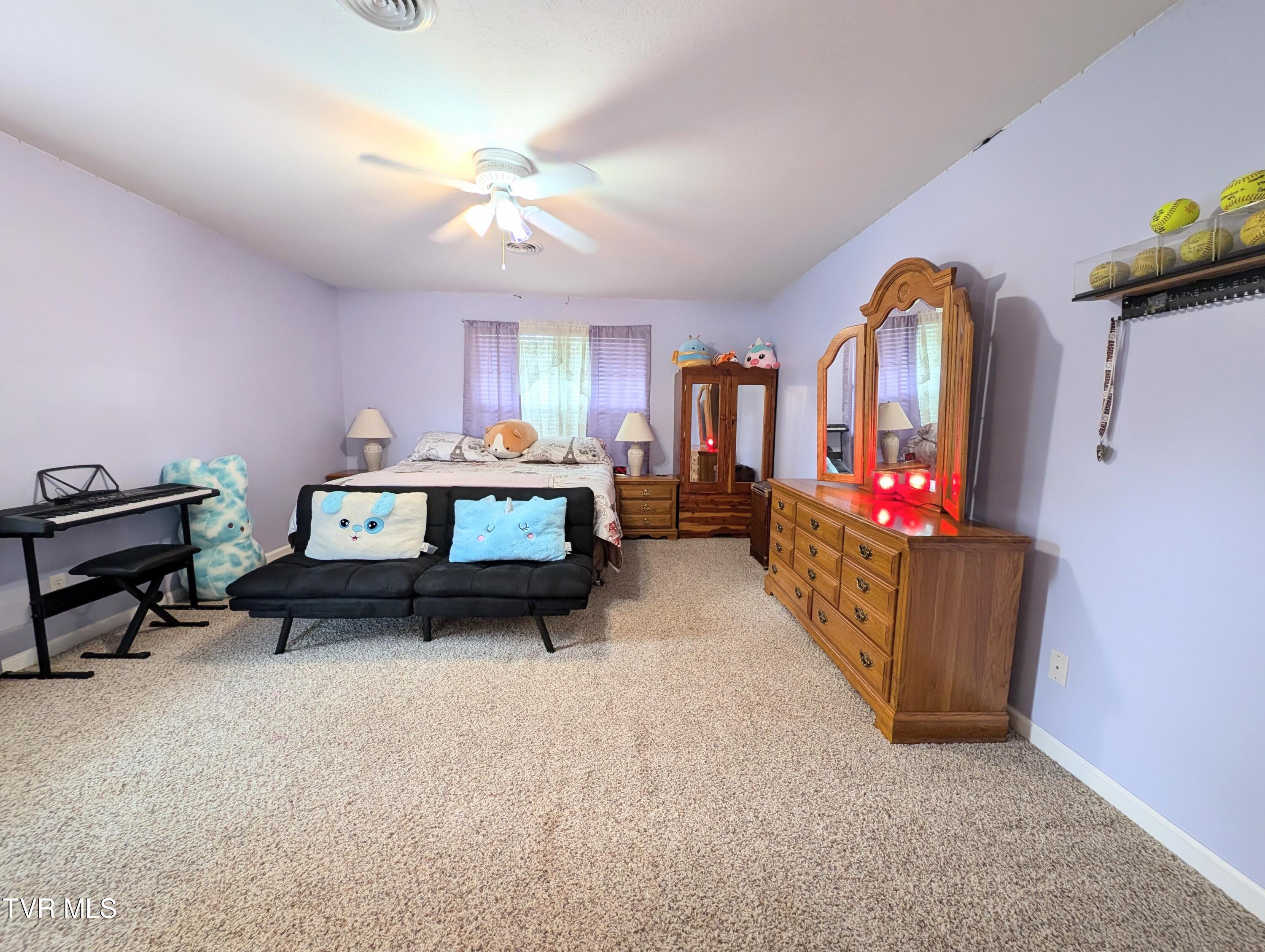 1058 Nealy Ridge