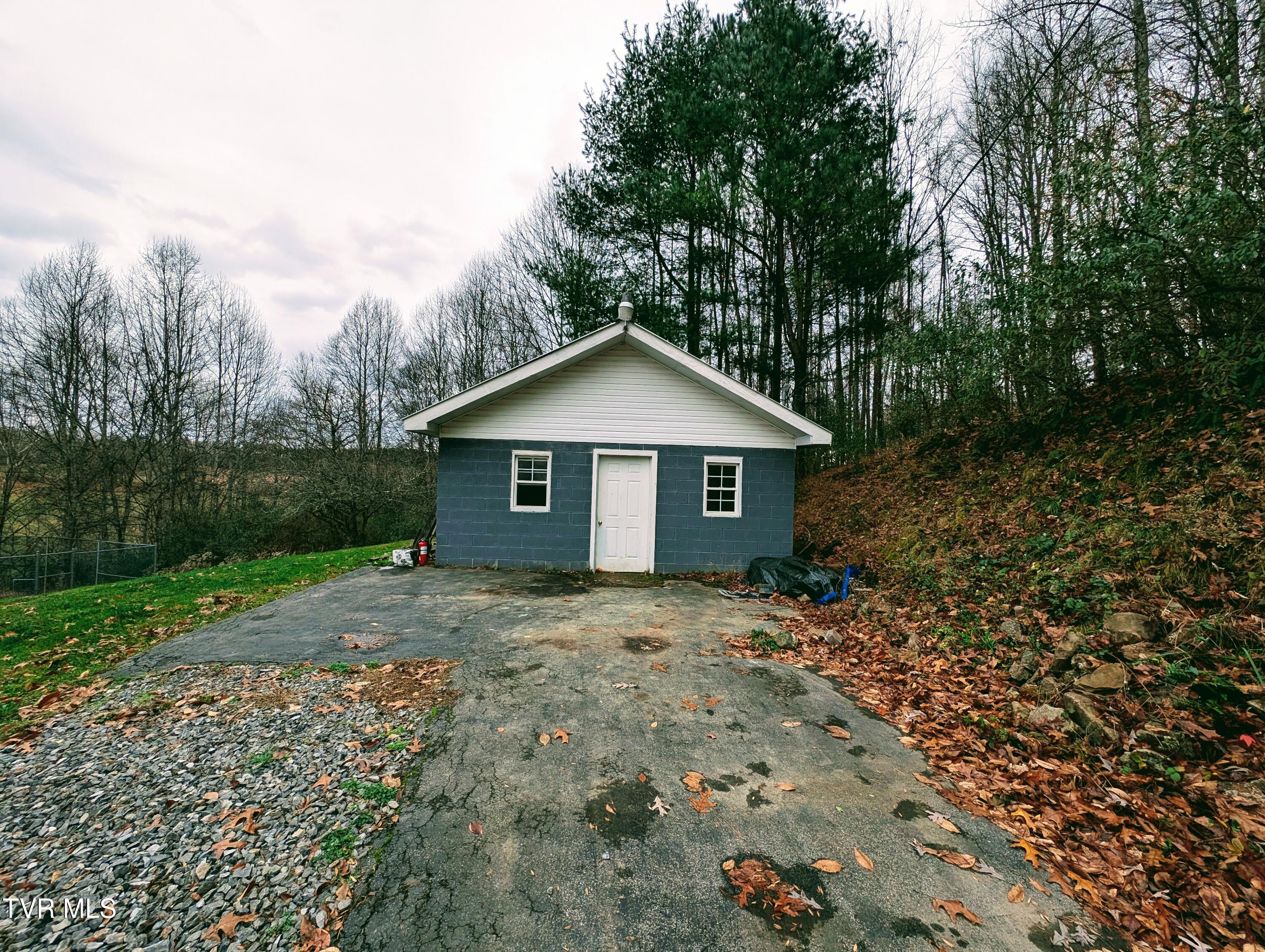 1769 The Lake Road