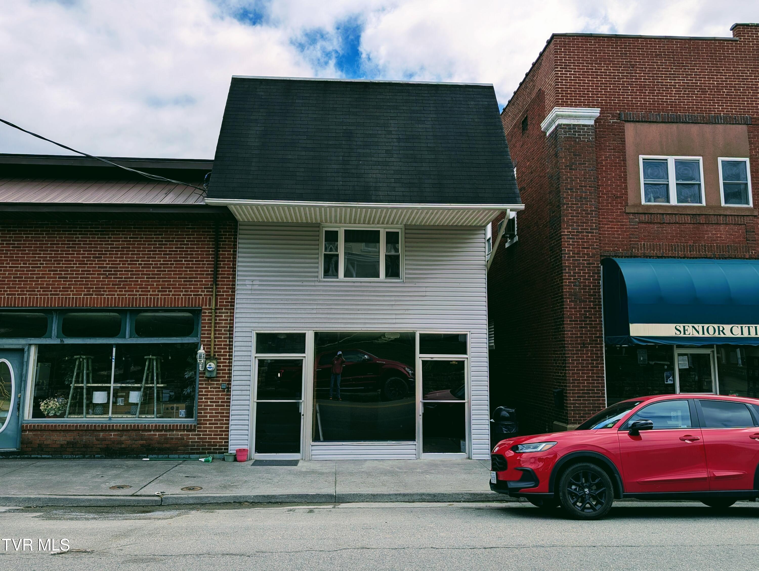 250 East Main Street