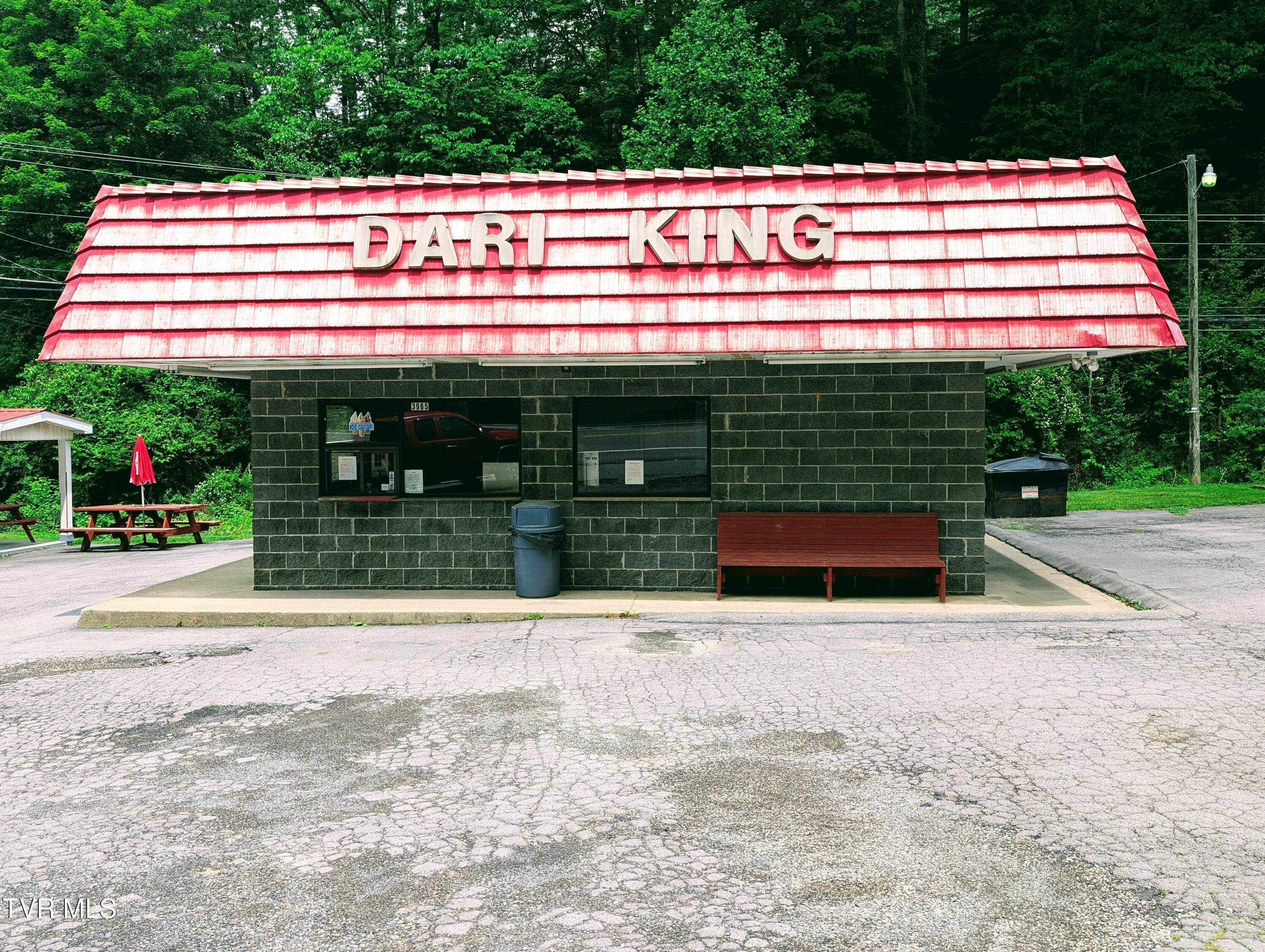 3965 Dickenson Highway