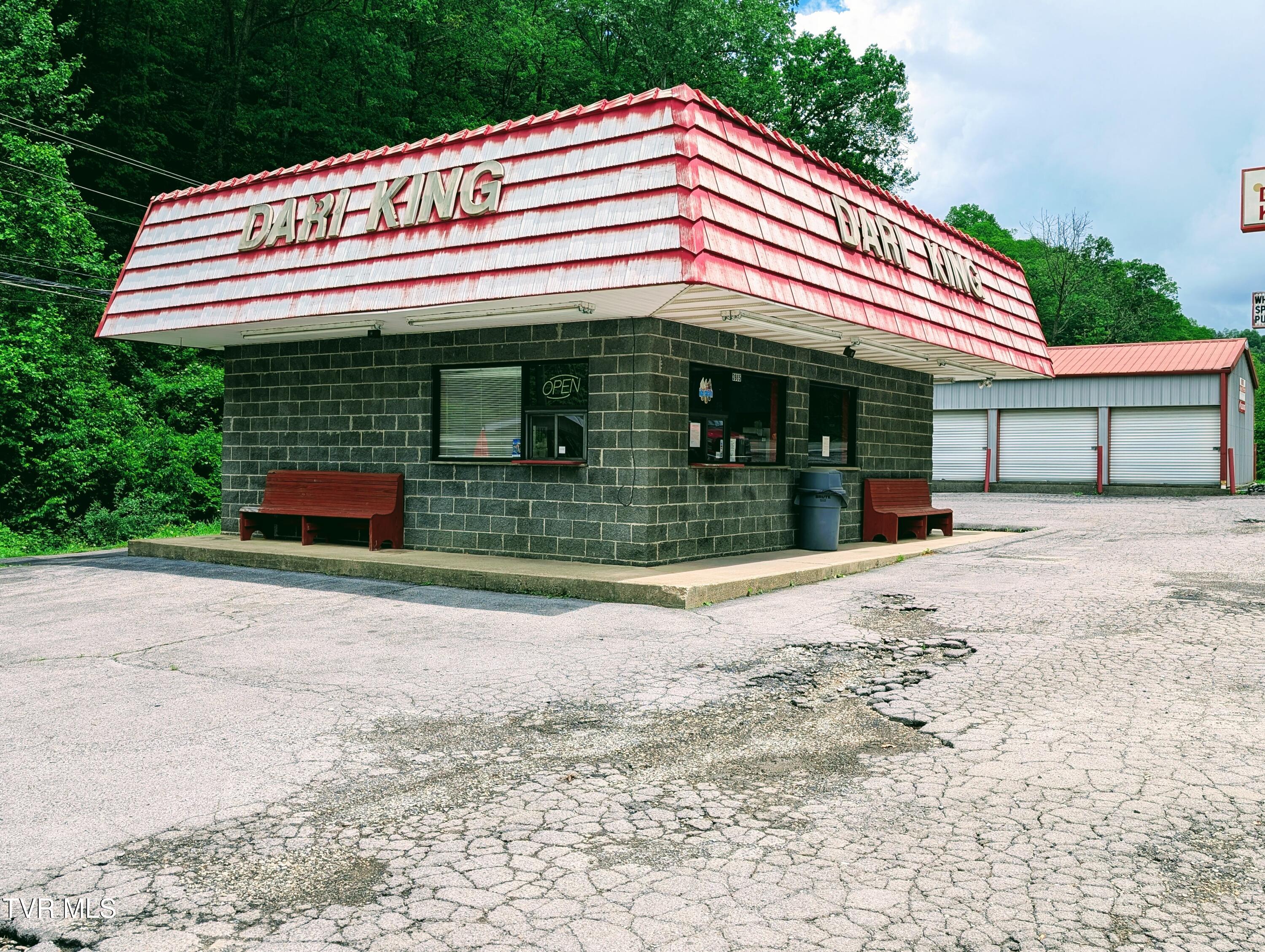 3965 Dickenson Highway