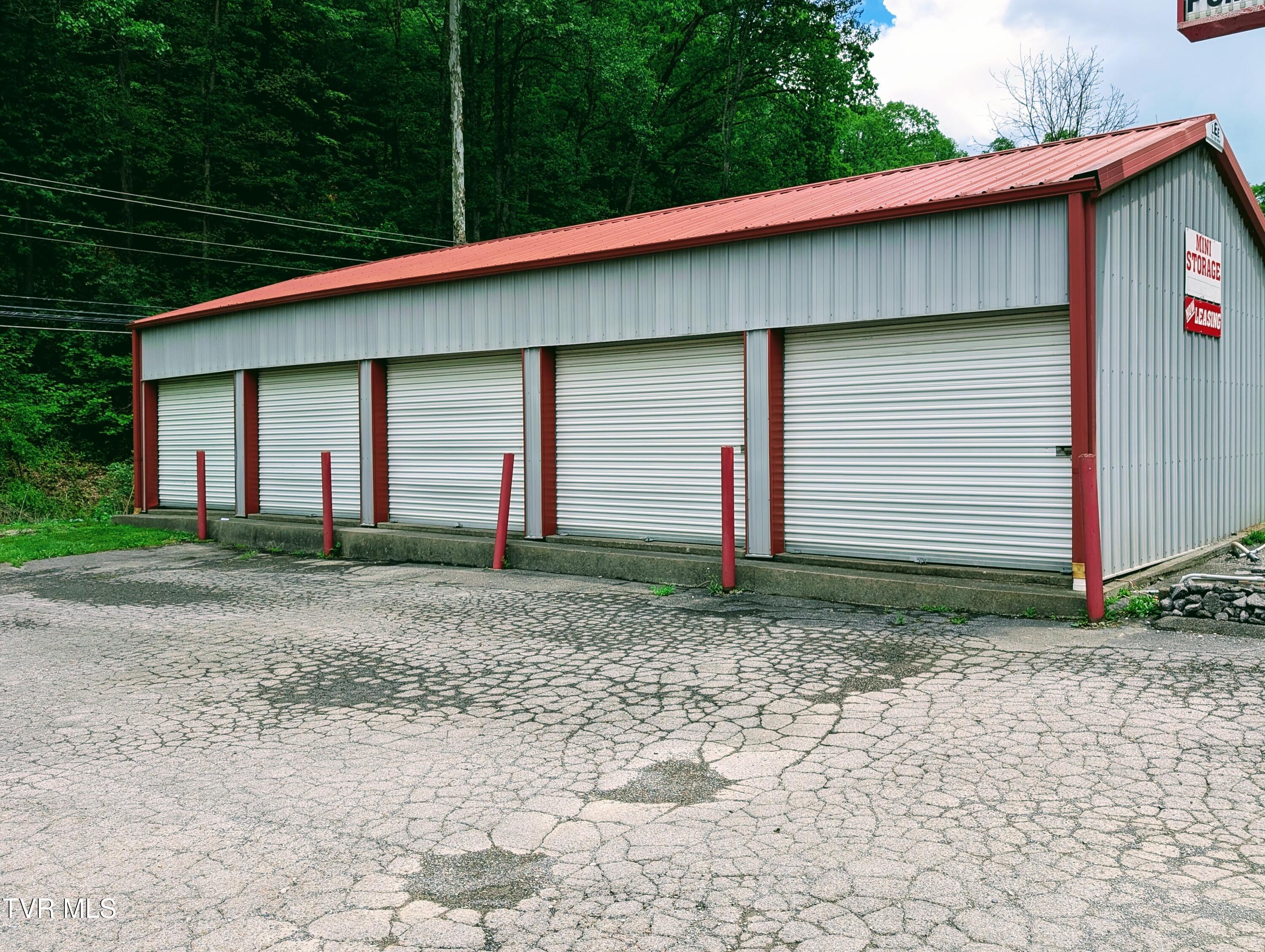 3965 Dickenson Highway