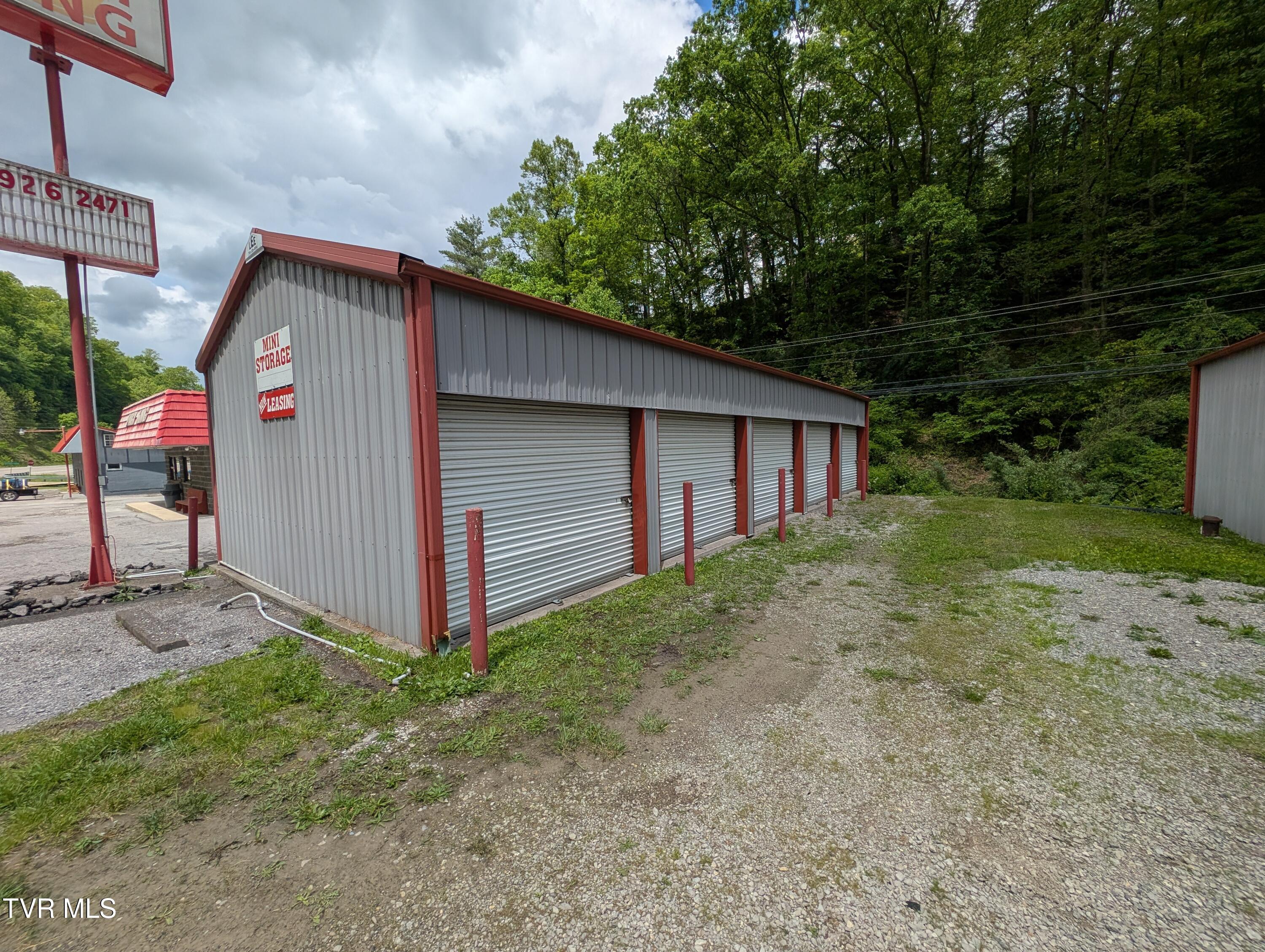 3965 Dickenson Highway