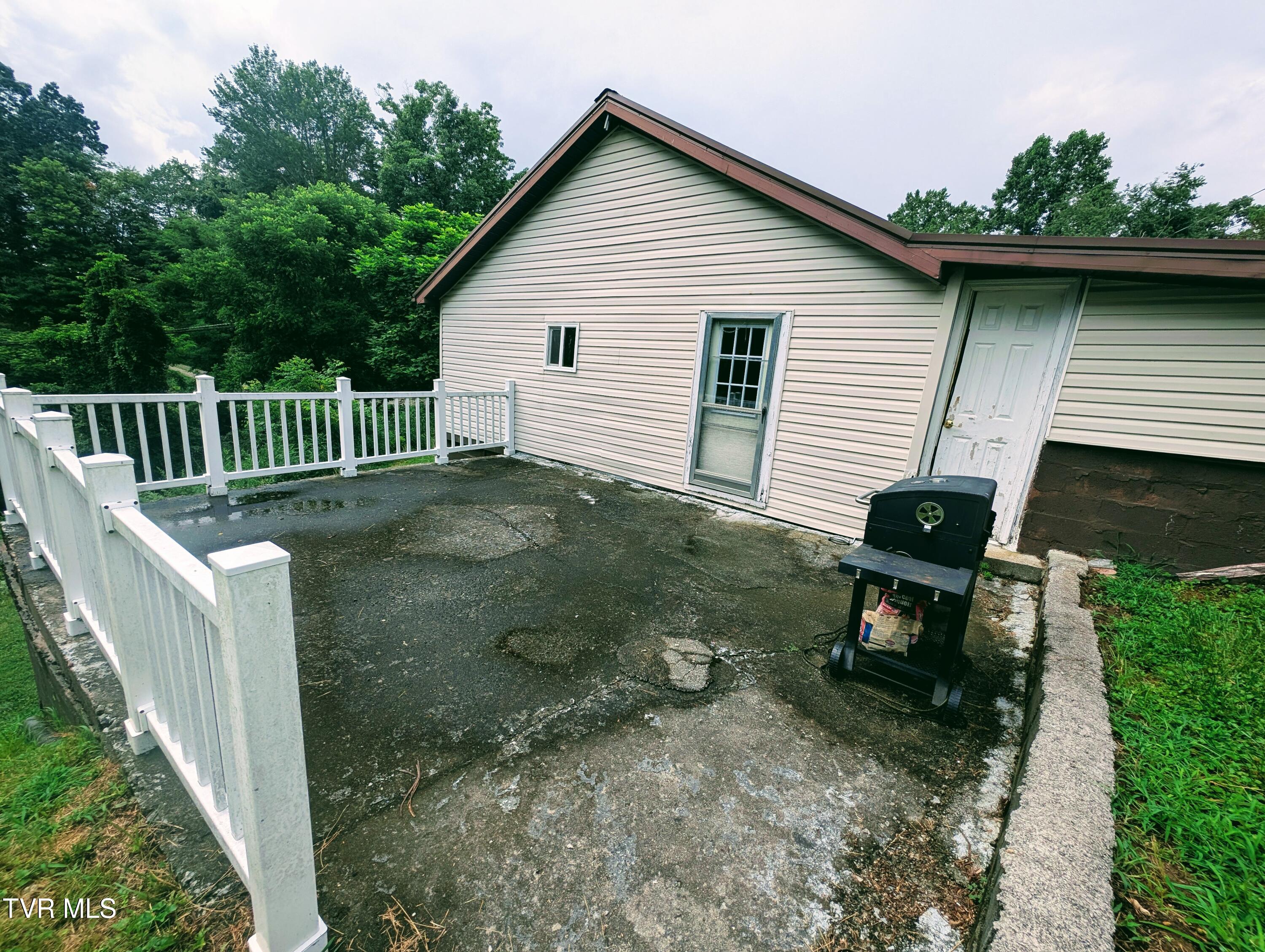 2005 Dc Caney Ridge Road