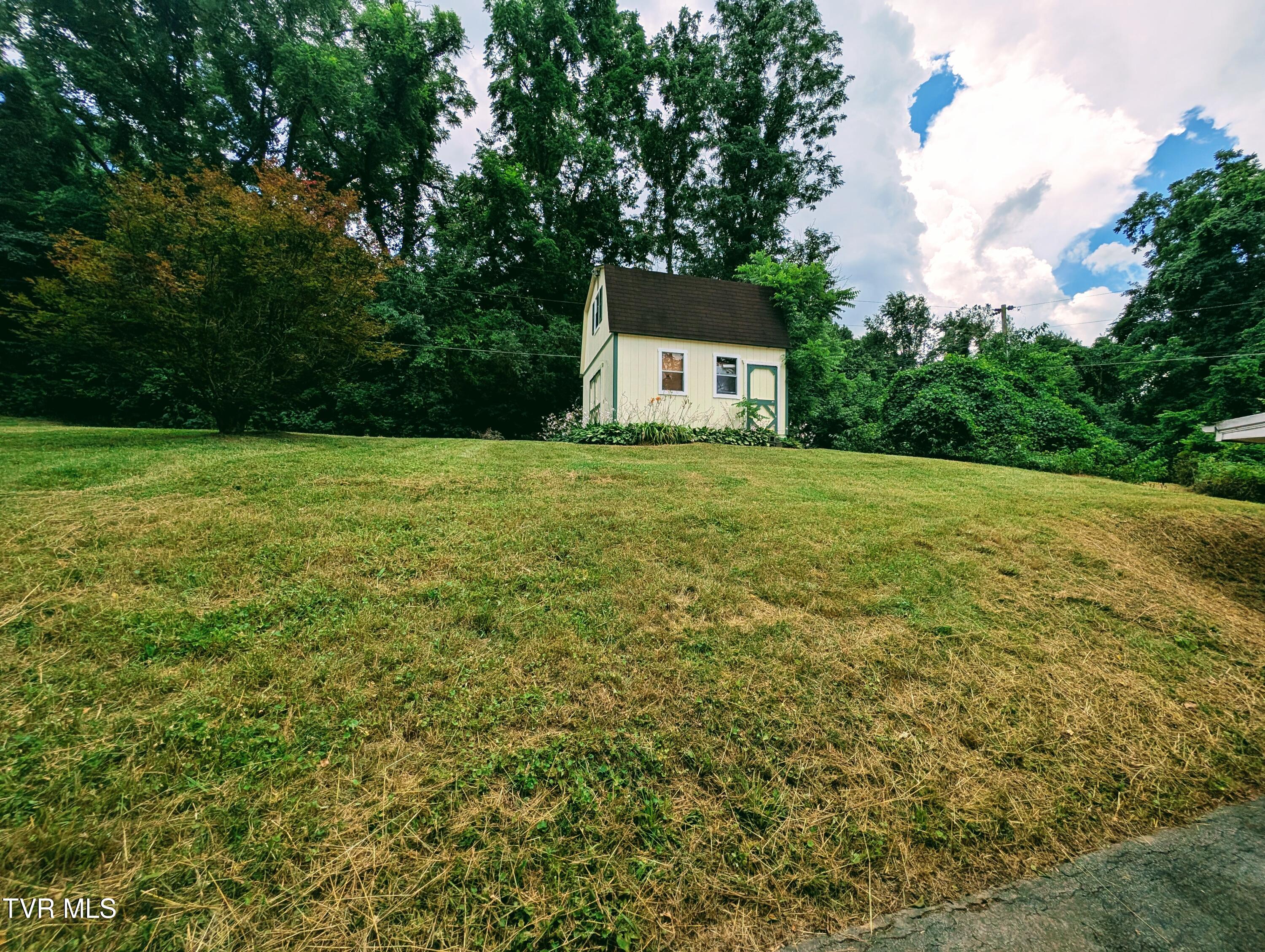 222 Warren Drive