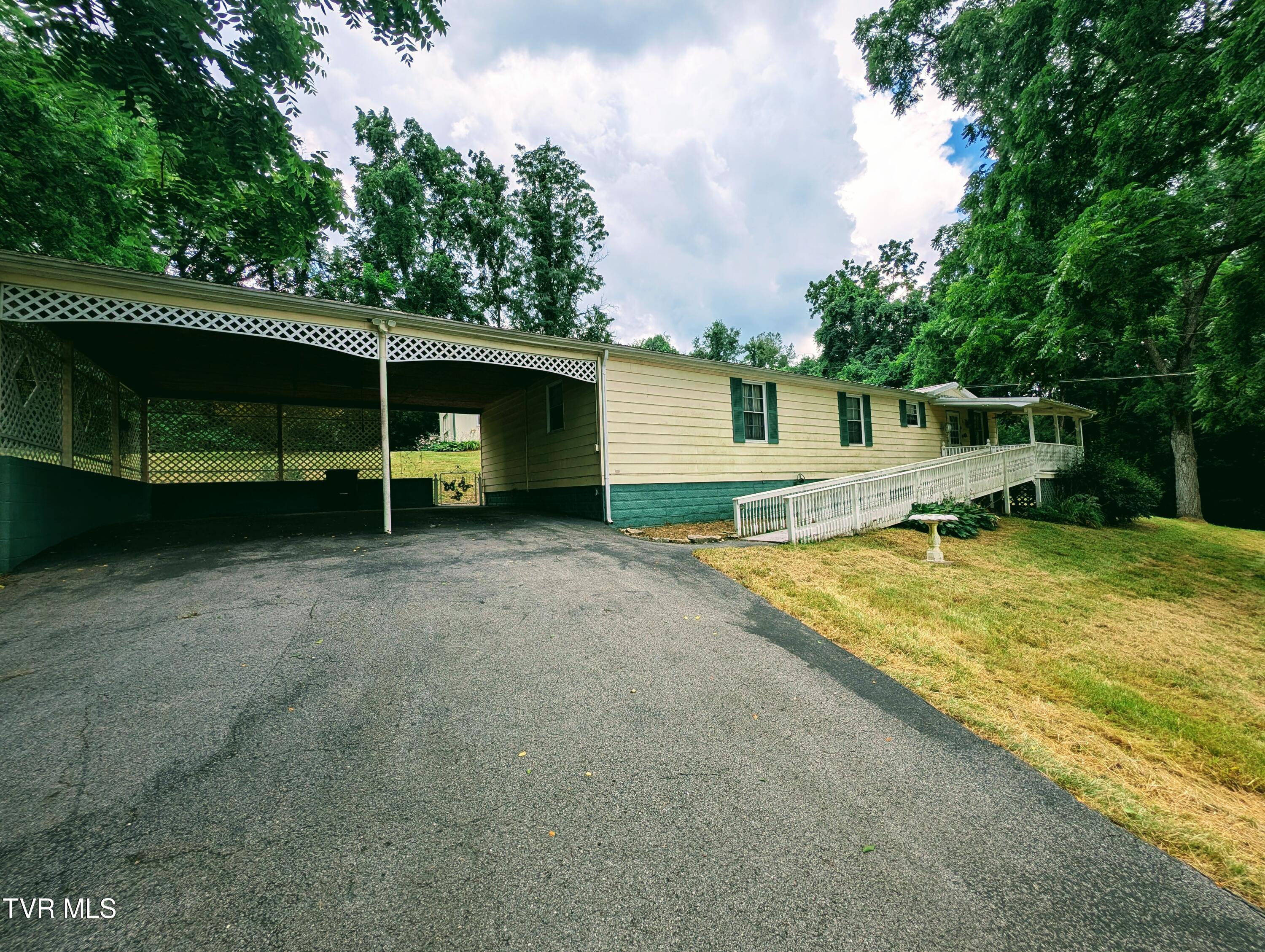 222 Warren Drive