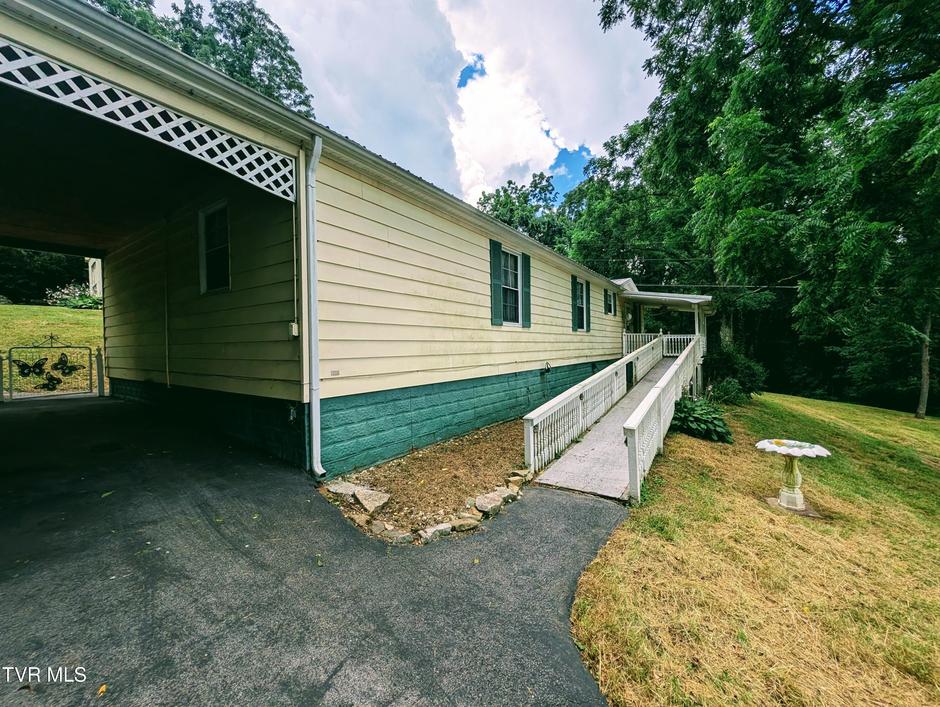222 Warren Drive