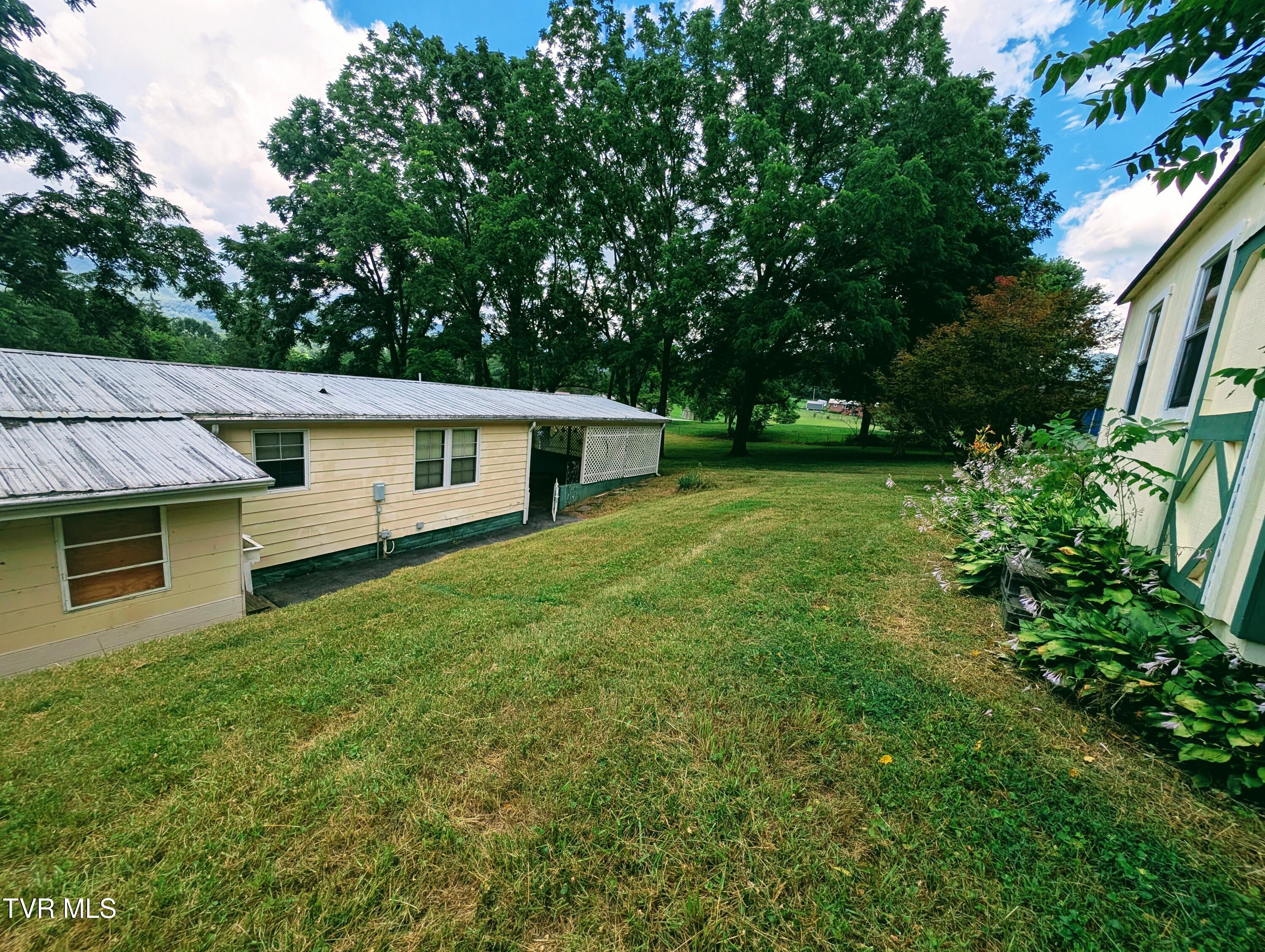 222 Warren Drive