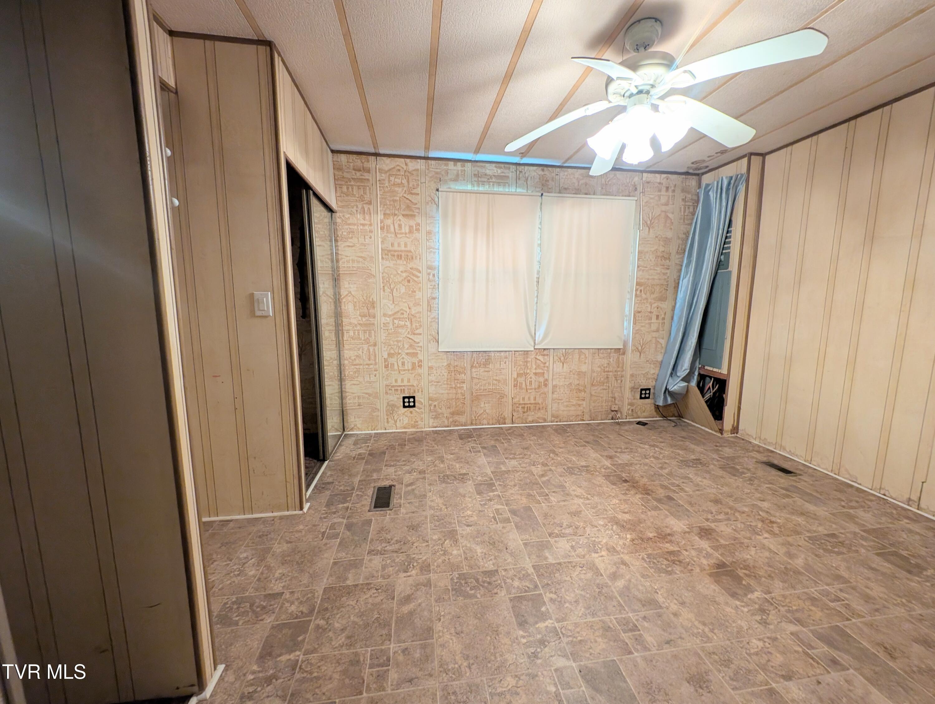 222 Warren Drive