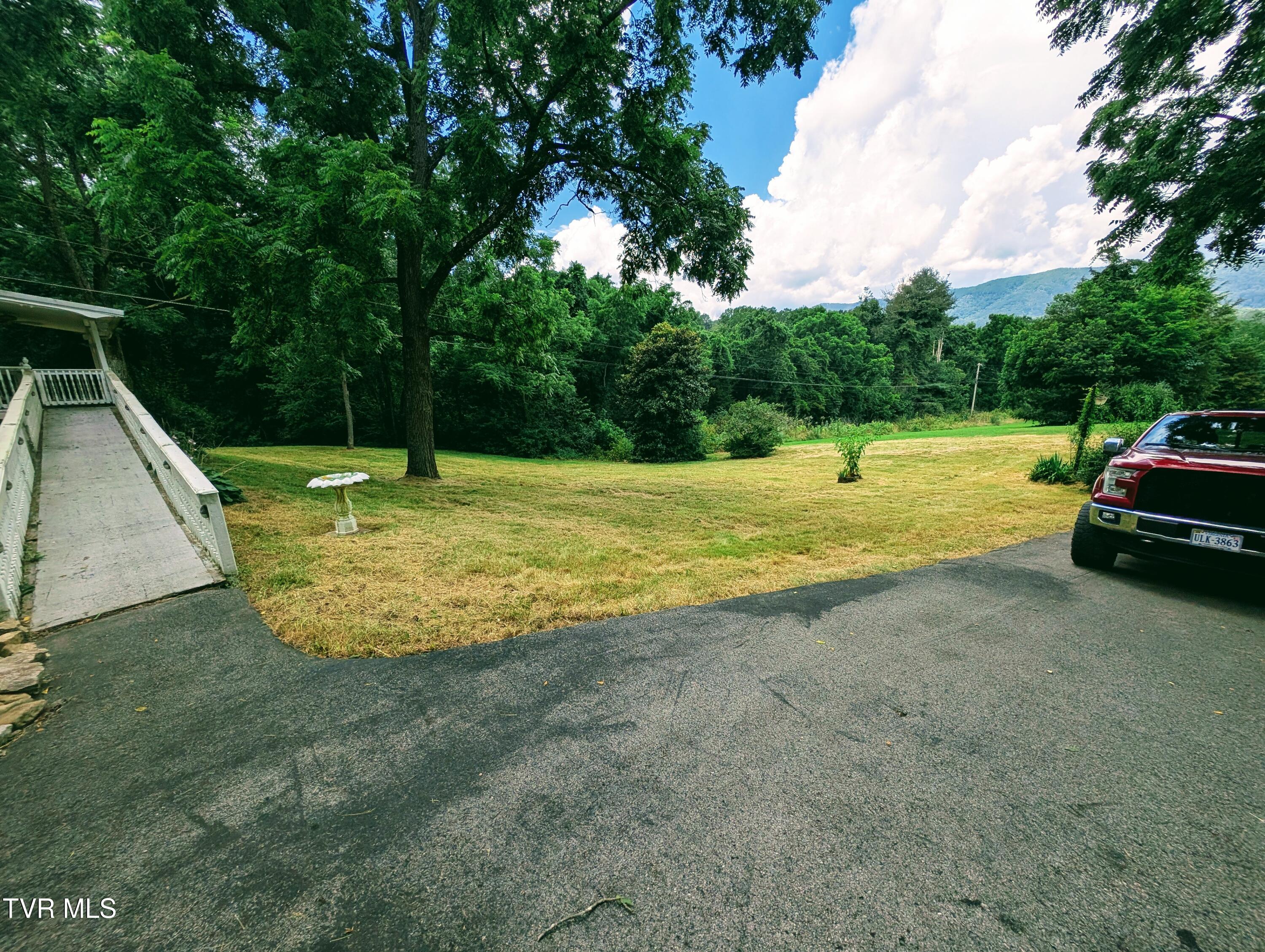 222 Warren Drive