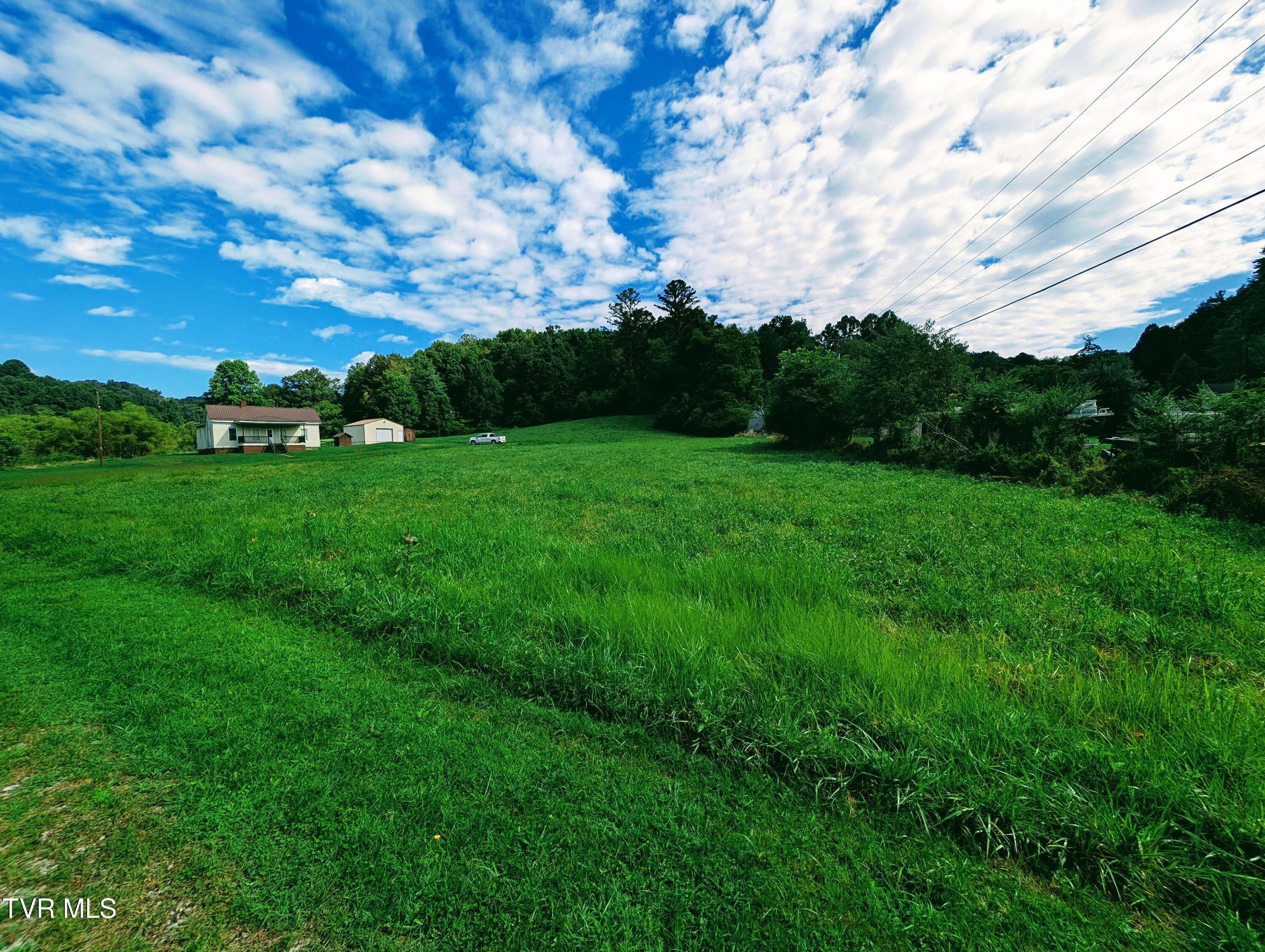 1053 The Lake Road