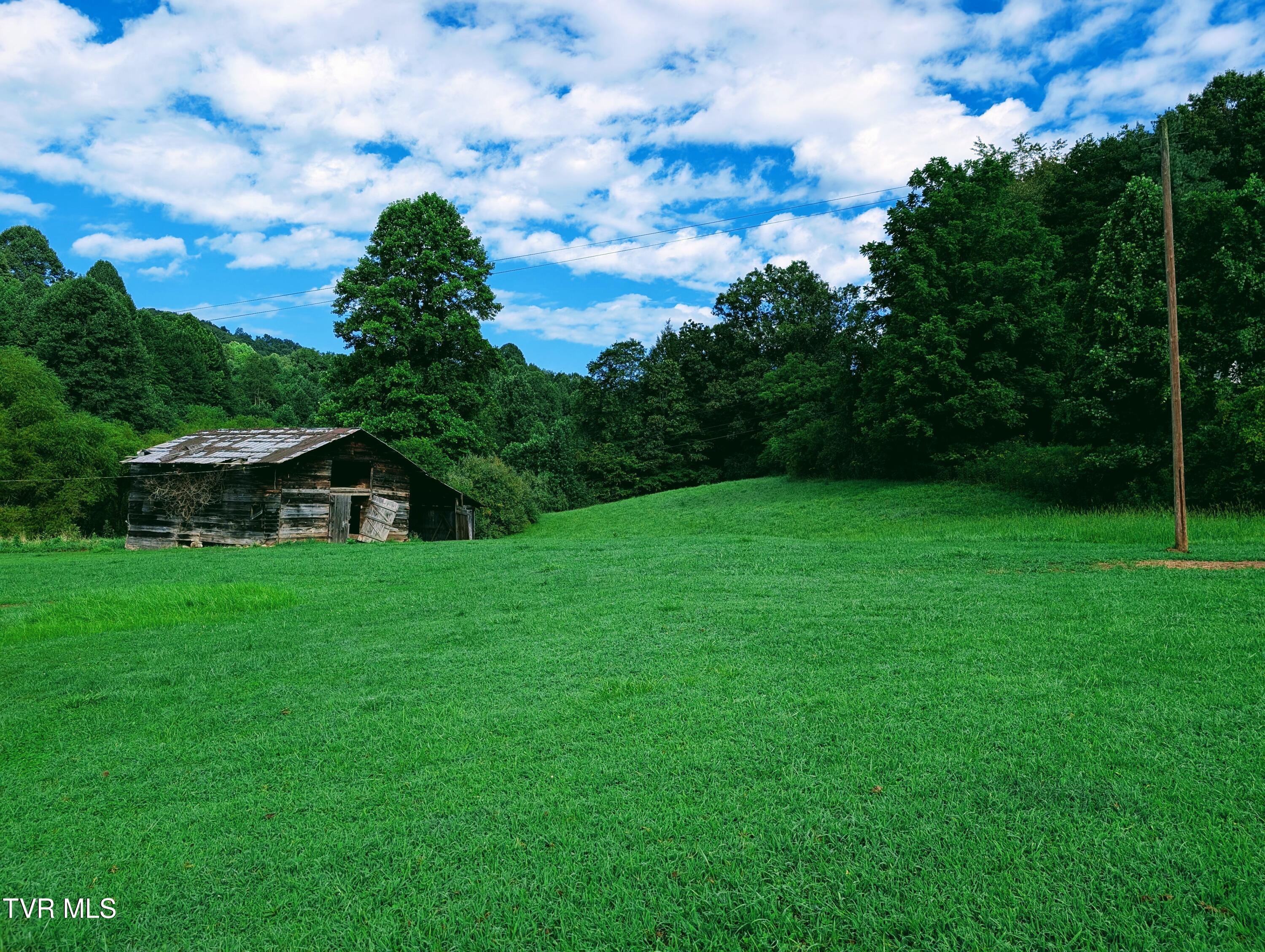 1053 The Lake Road