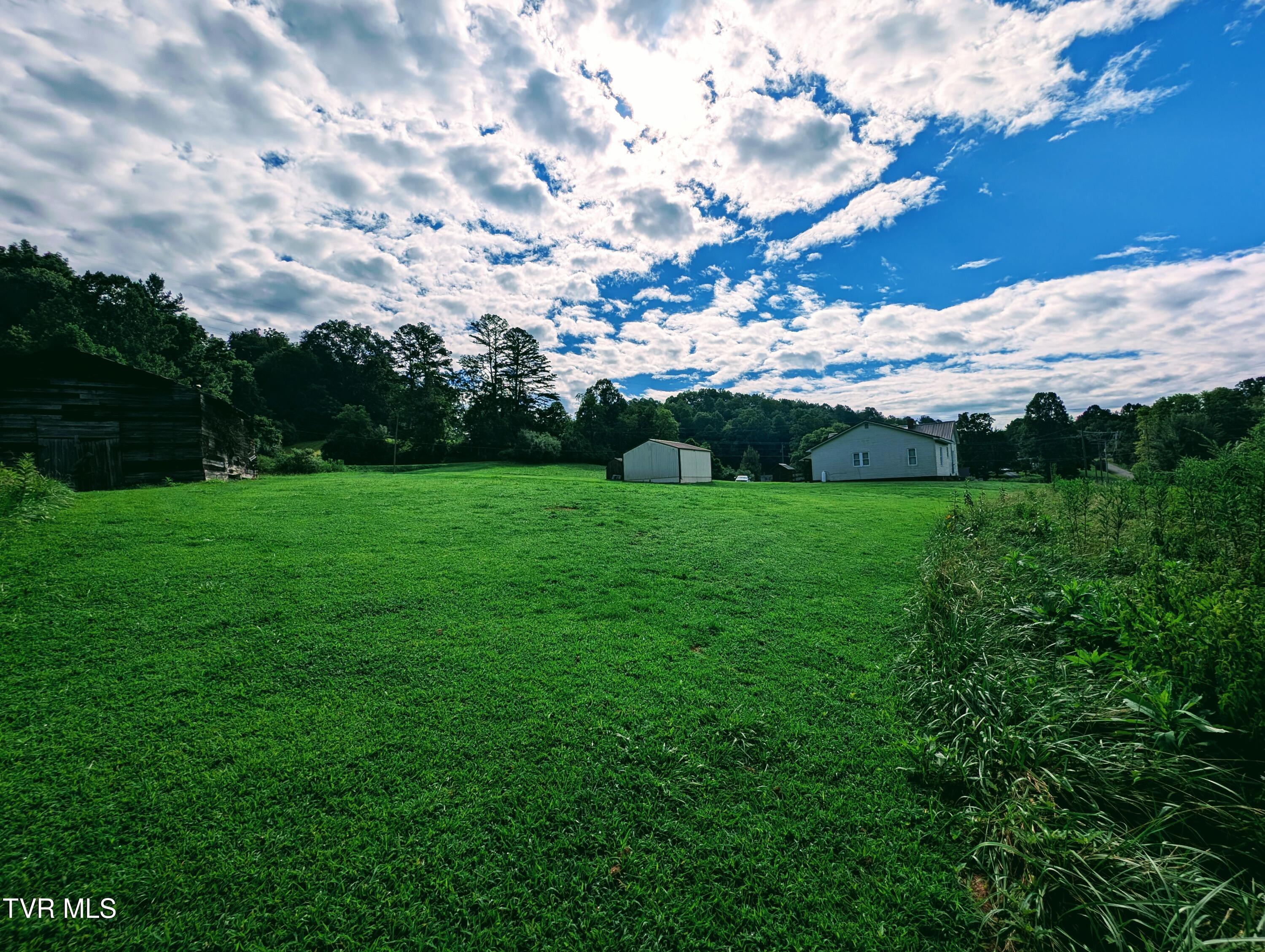 1053 The Lake Road