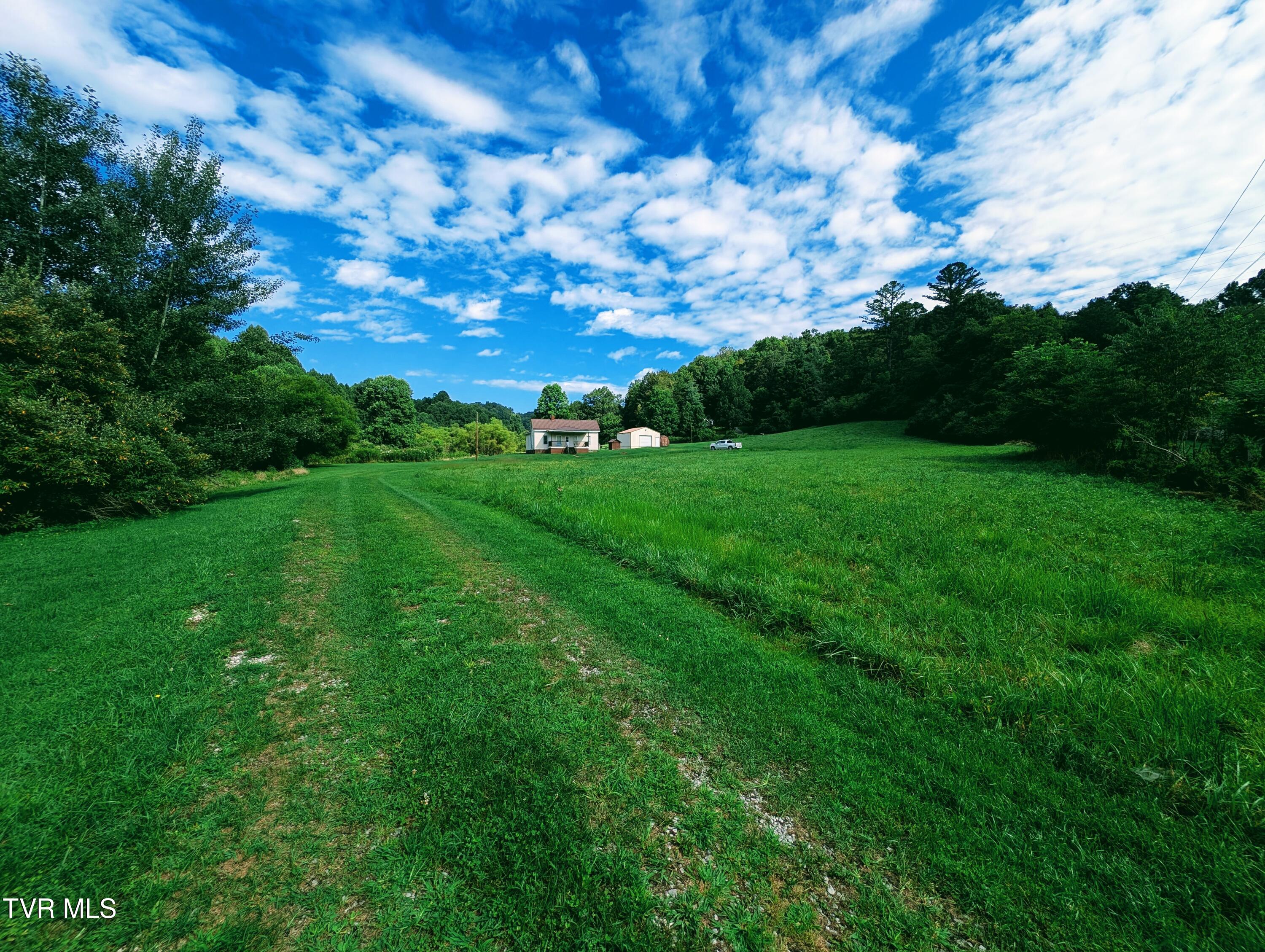 1053 The Lake Road