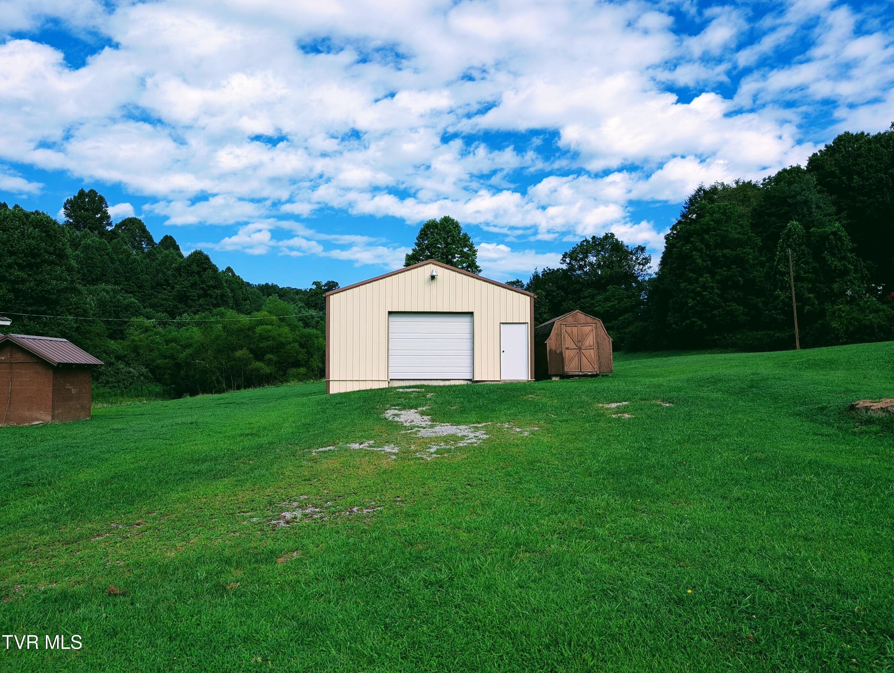 1053 The Lake Road