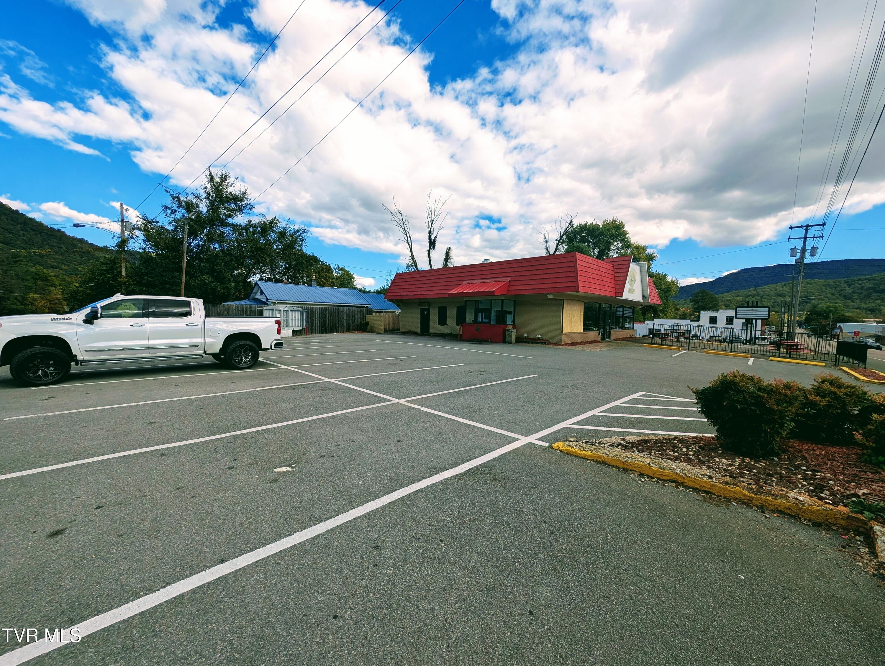 516 North E 5th St N Street