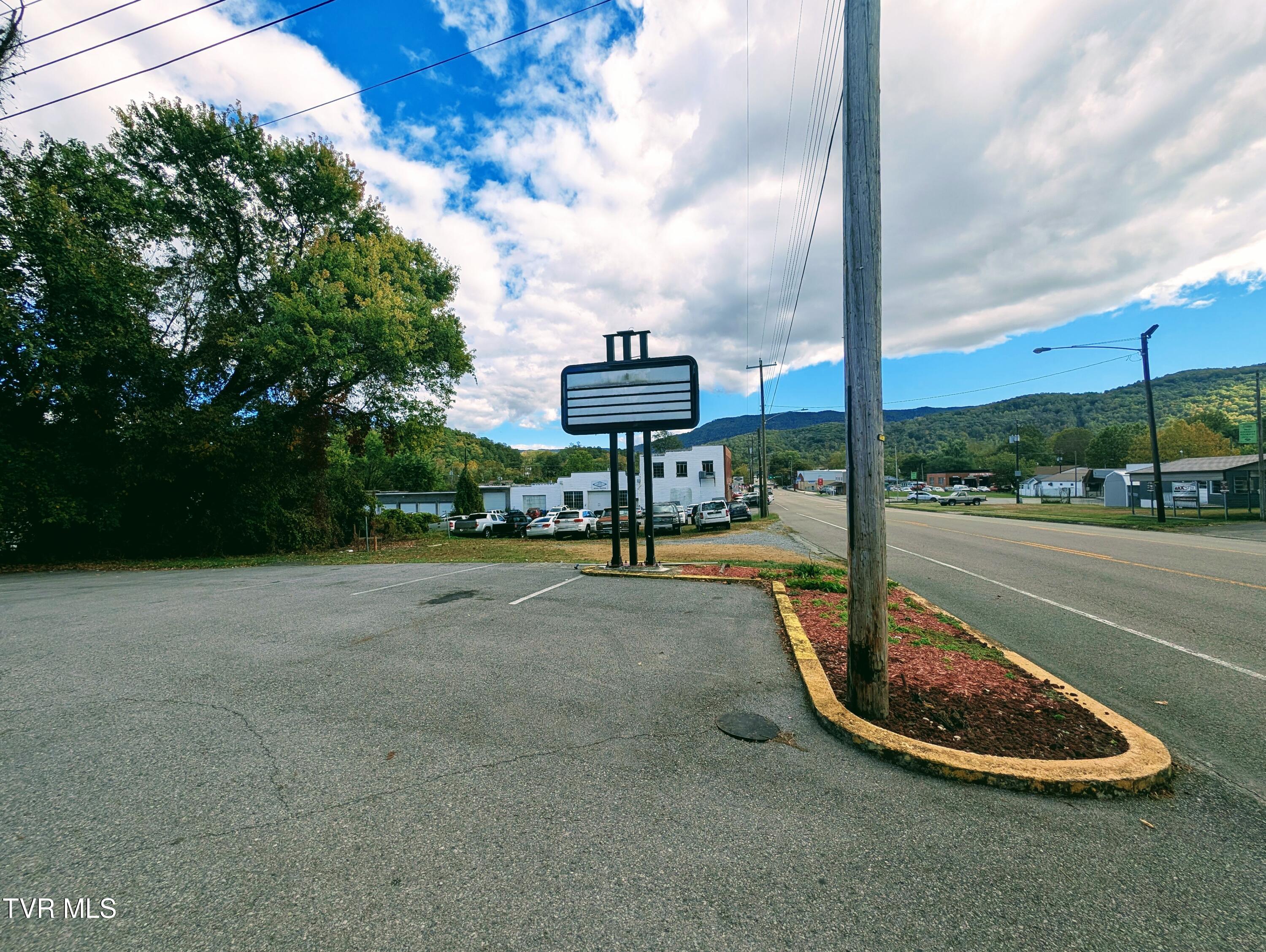 516 North E 5th St N Street