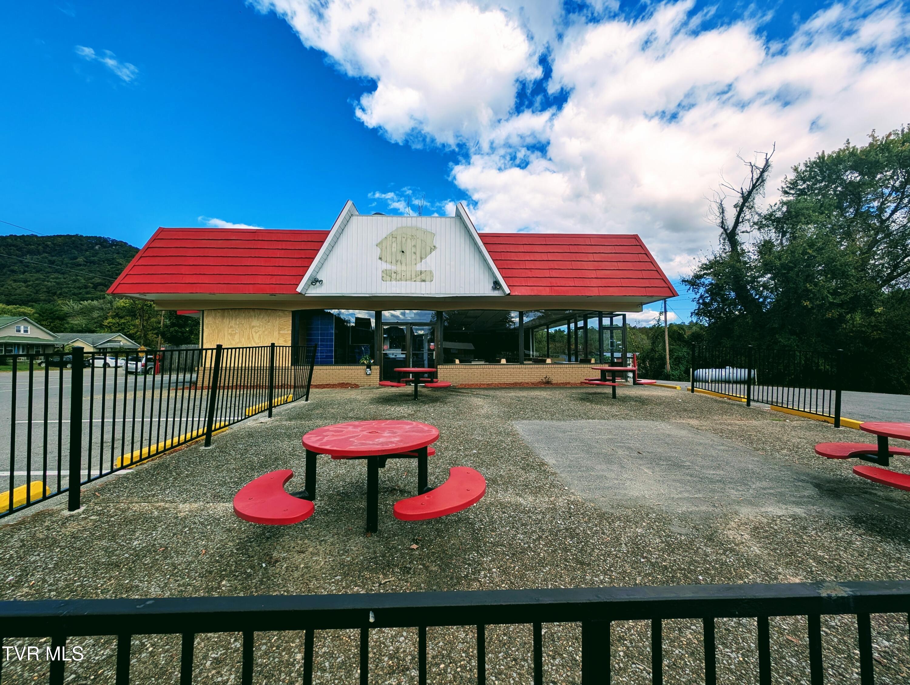 516 North E 5th St N Street