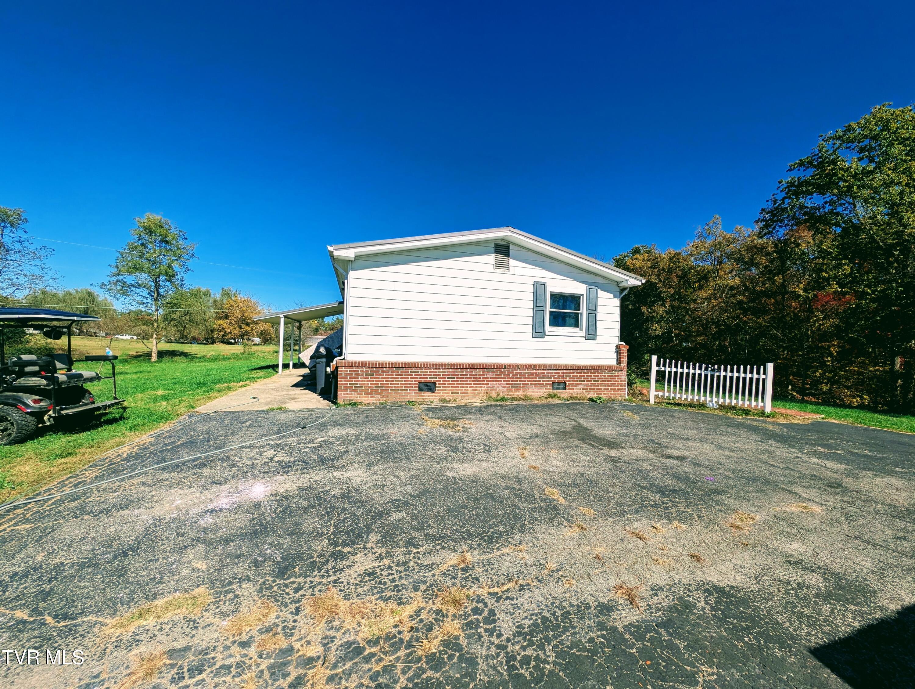 279 State Route Road, Clintwood