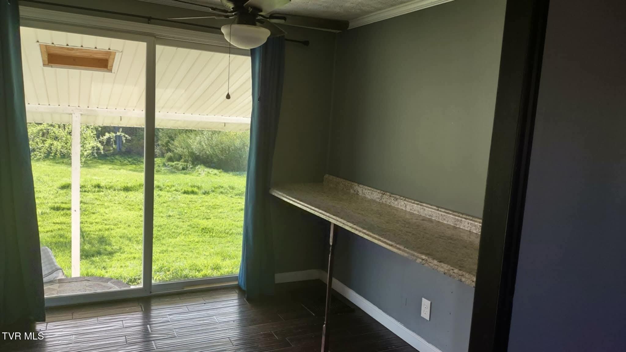 279 State Route Road, Clintwood