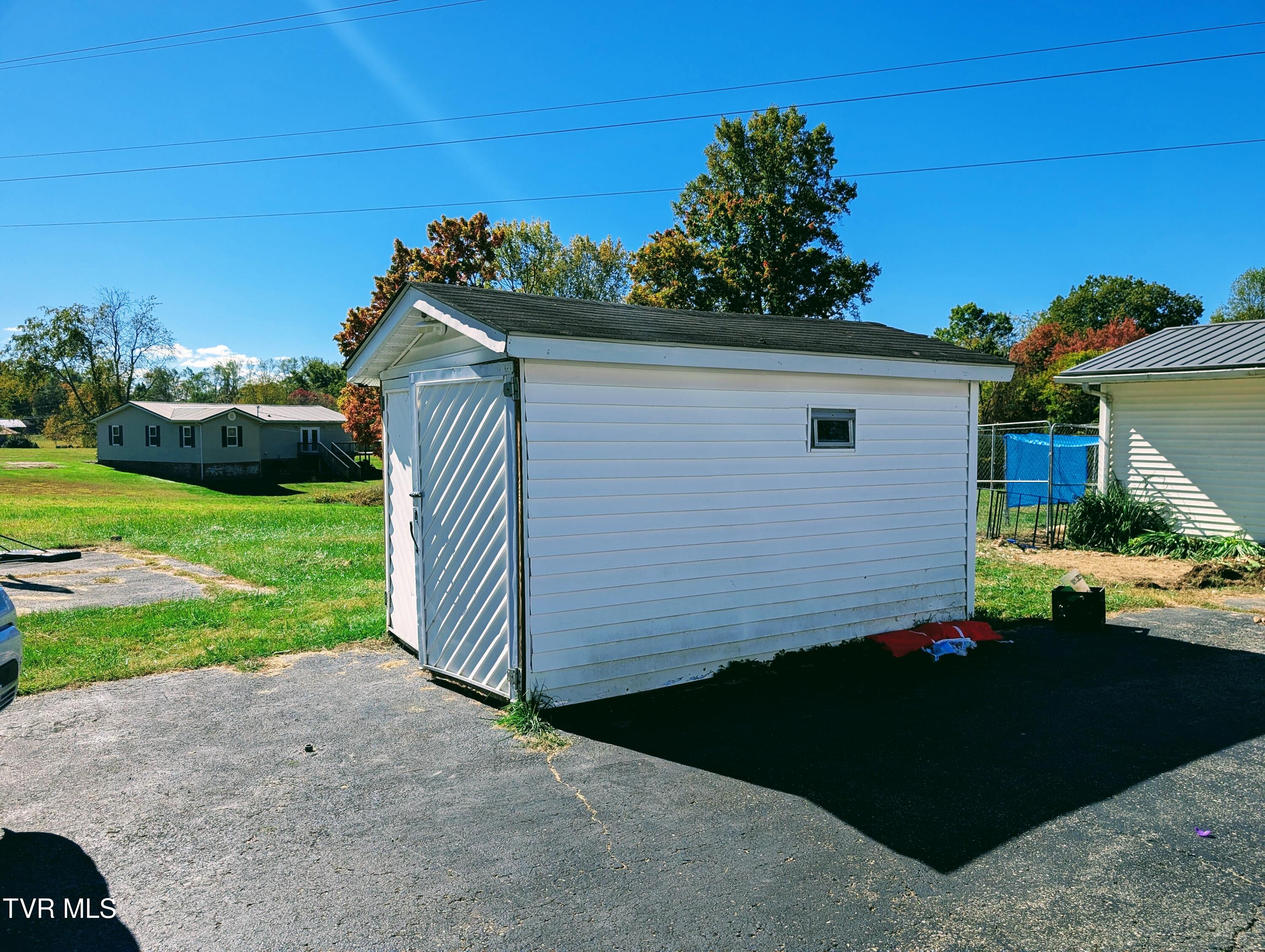 279 State Route Road, Clintwood