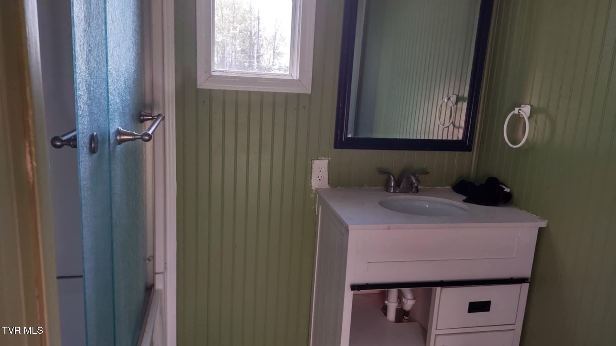 279 State Route Road, Clintwood