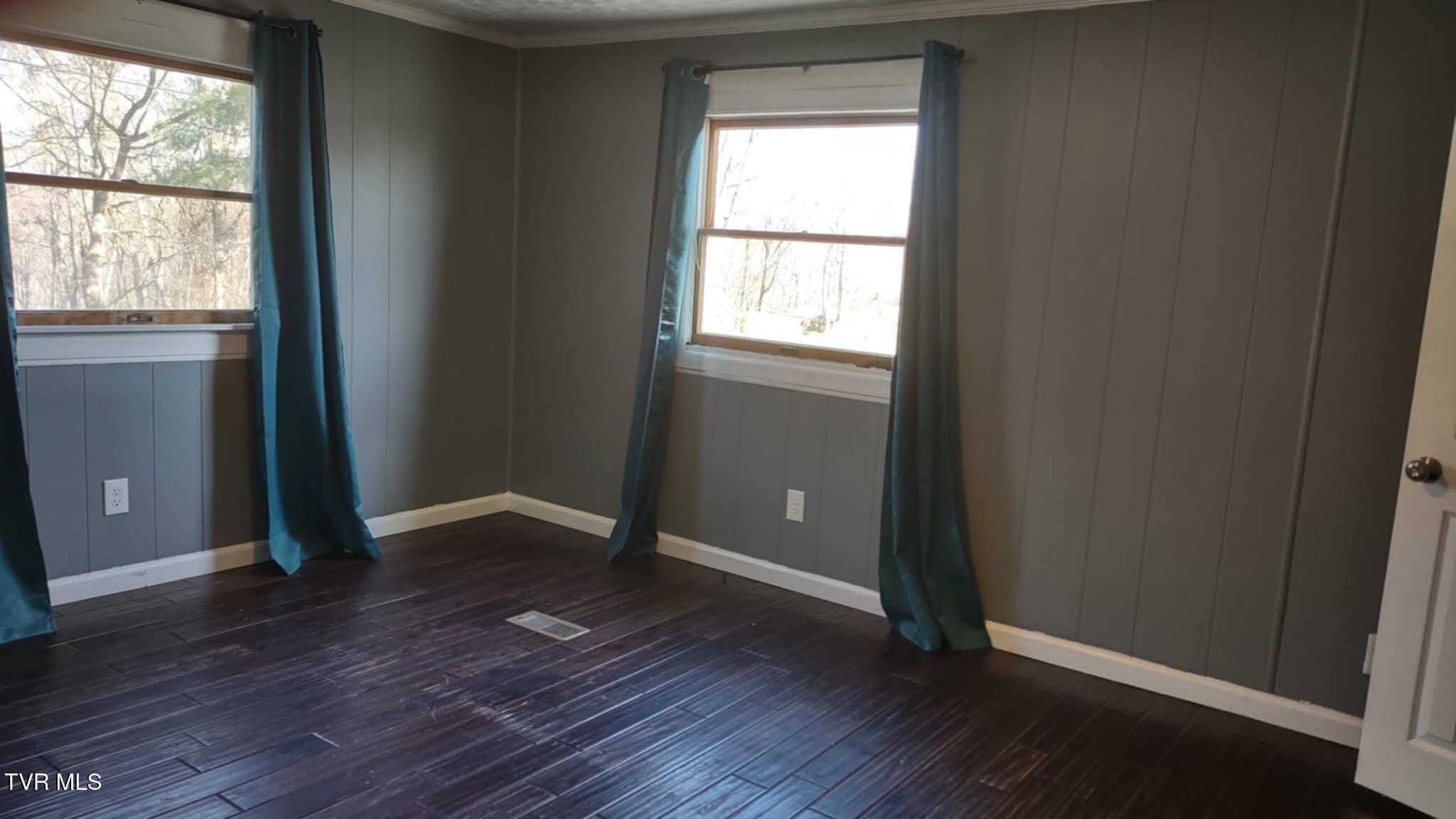 279 State Route Road, Clintwood