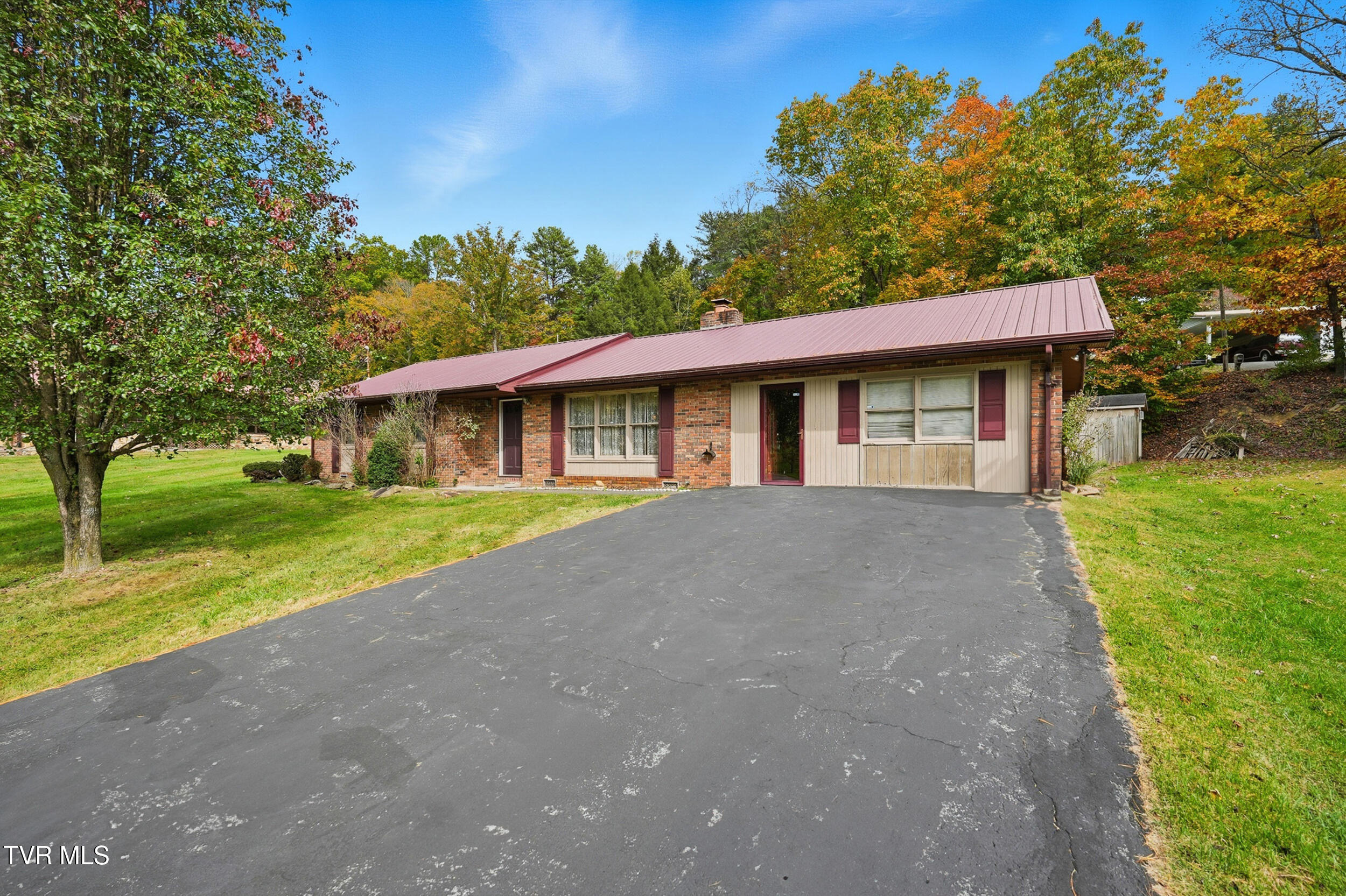 220 Market Street, Clintwood