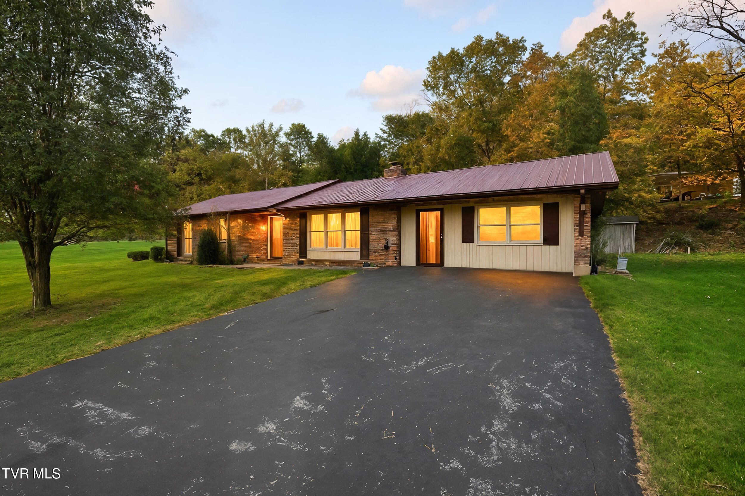 220 Market Street, Clintwood