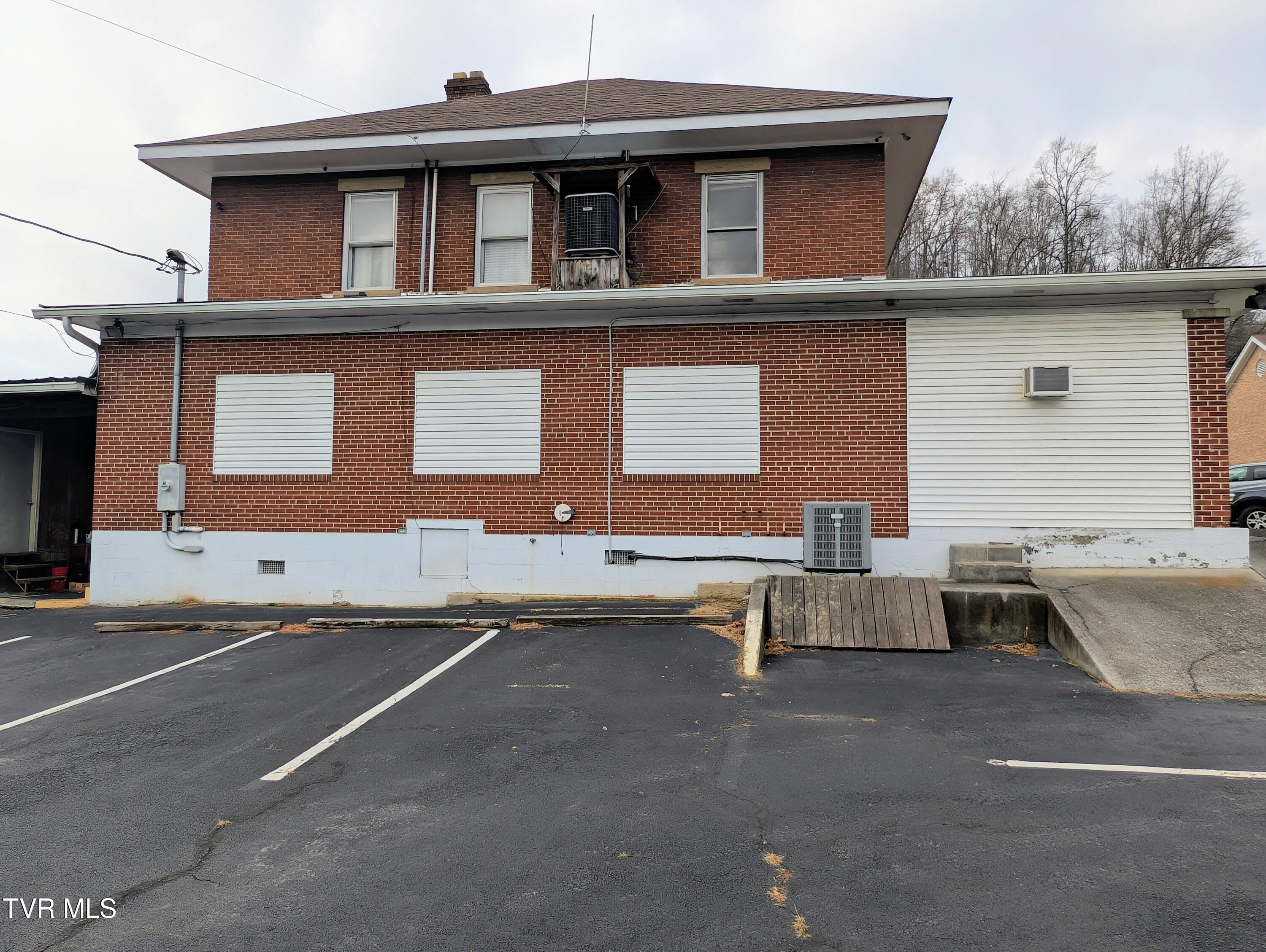 142 East Main Street