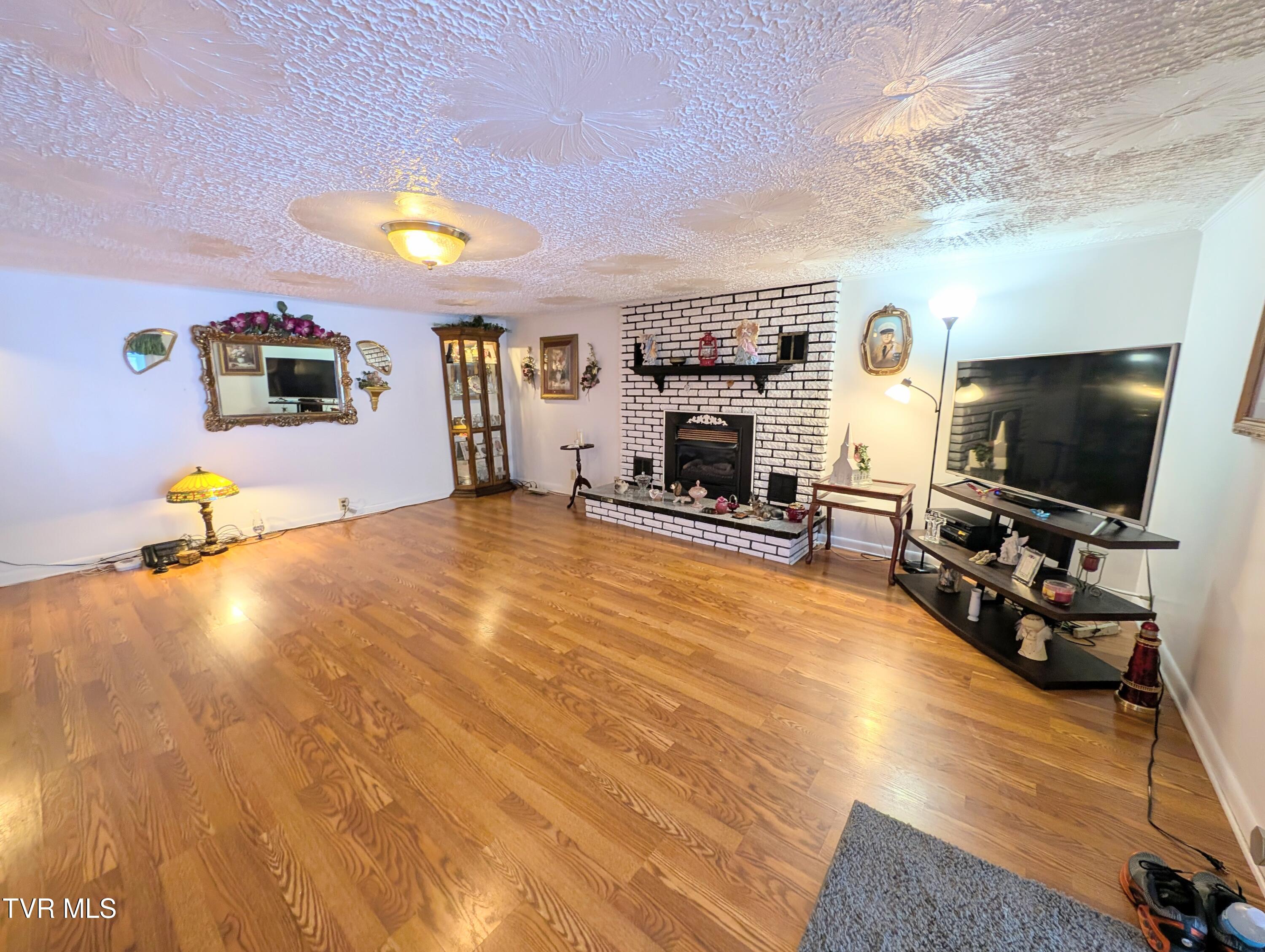 1991 Old Greenbrier Road