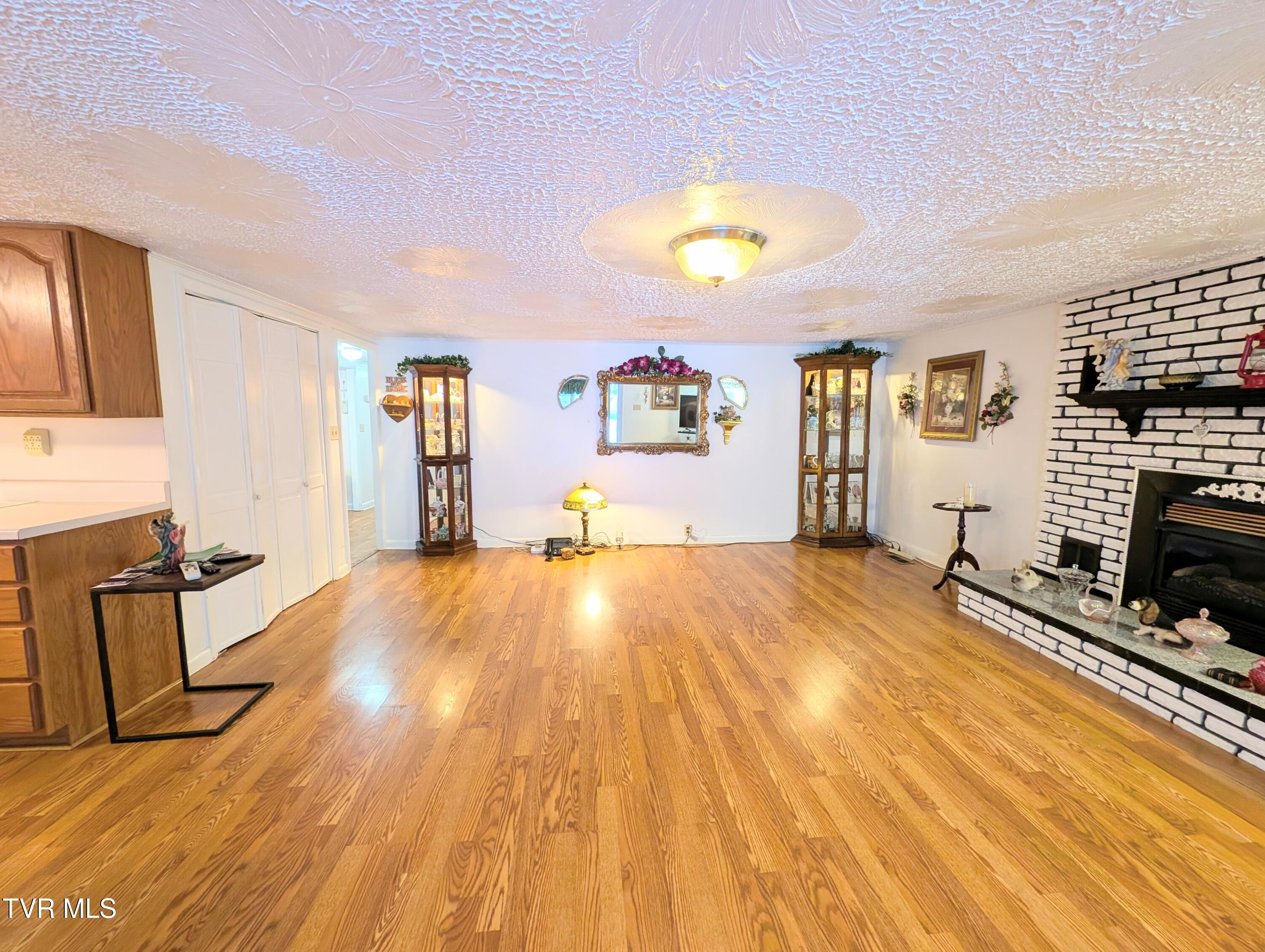 1991 Old Greenbrier Road