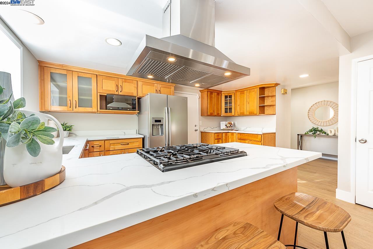 2406 Bing Pl