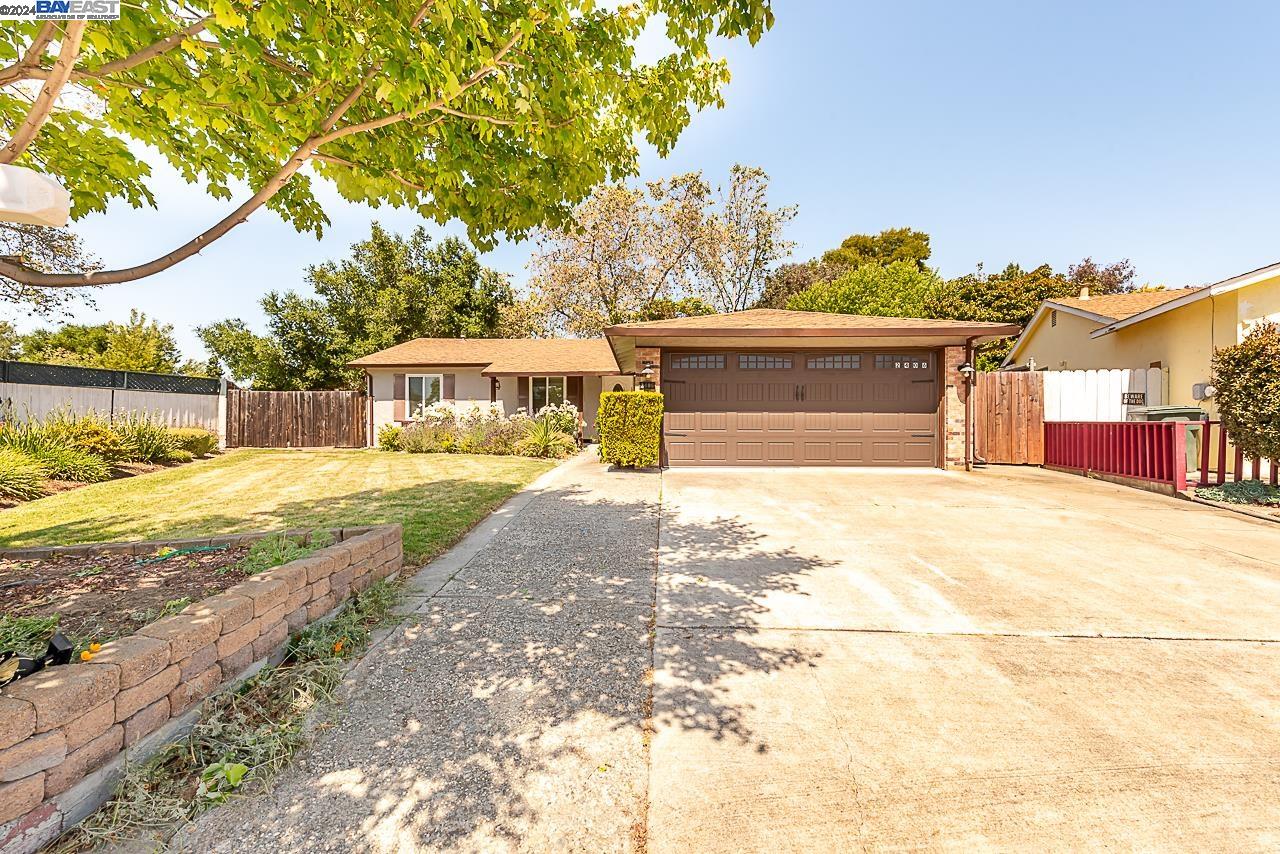 2406 Bing Pl
