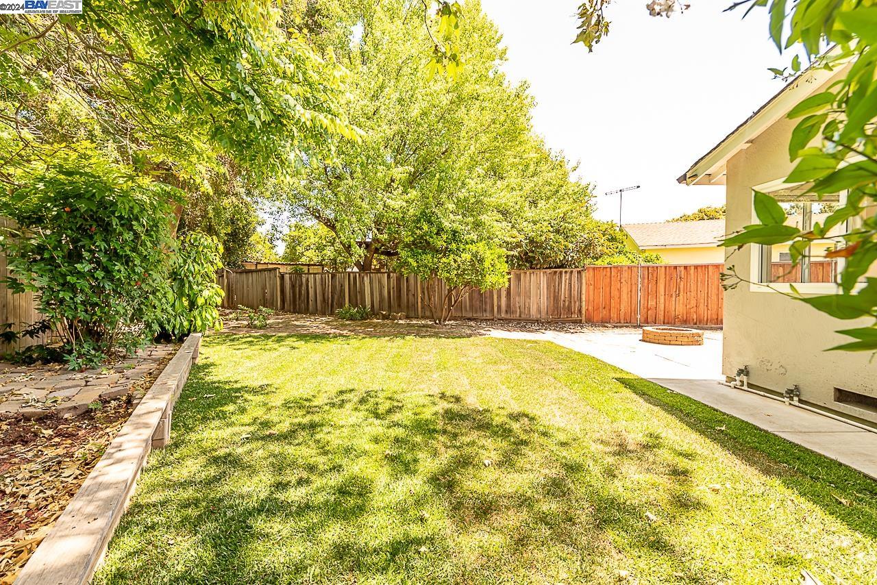 2406 Bing Pl