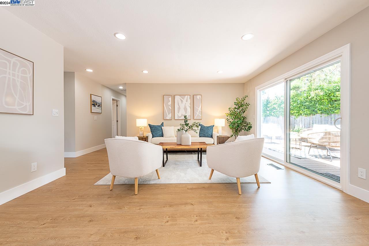 2406 Bing Pl