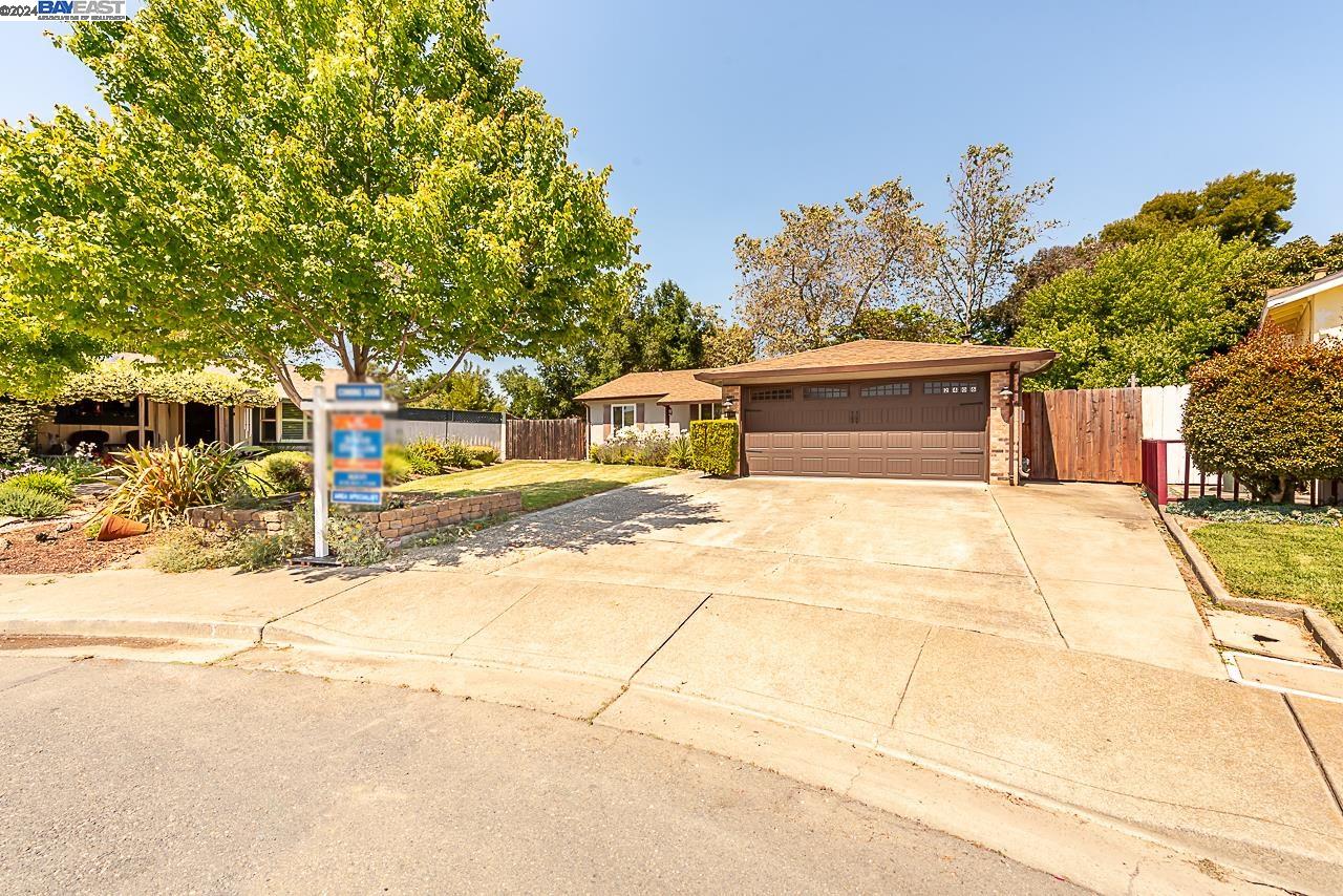 2406 Bing Pl