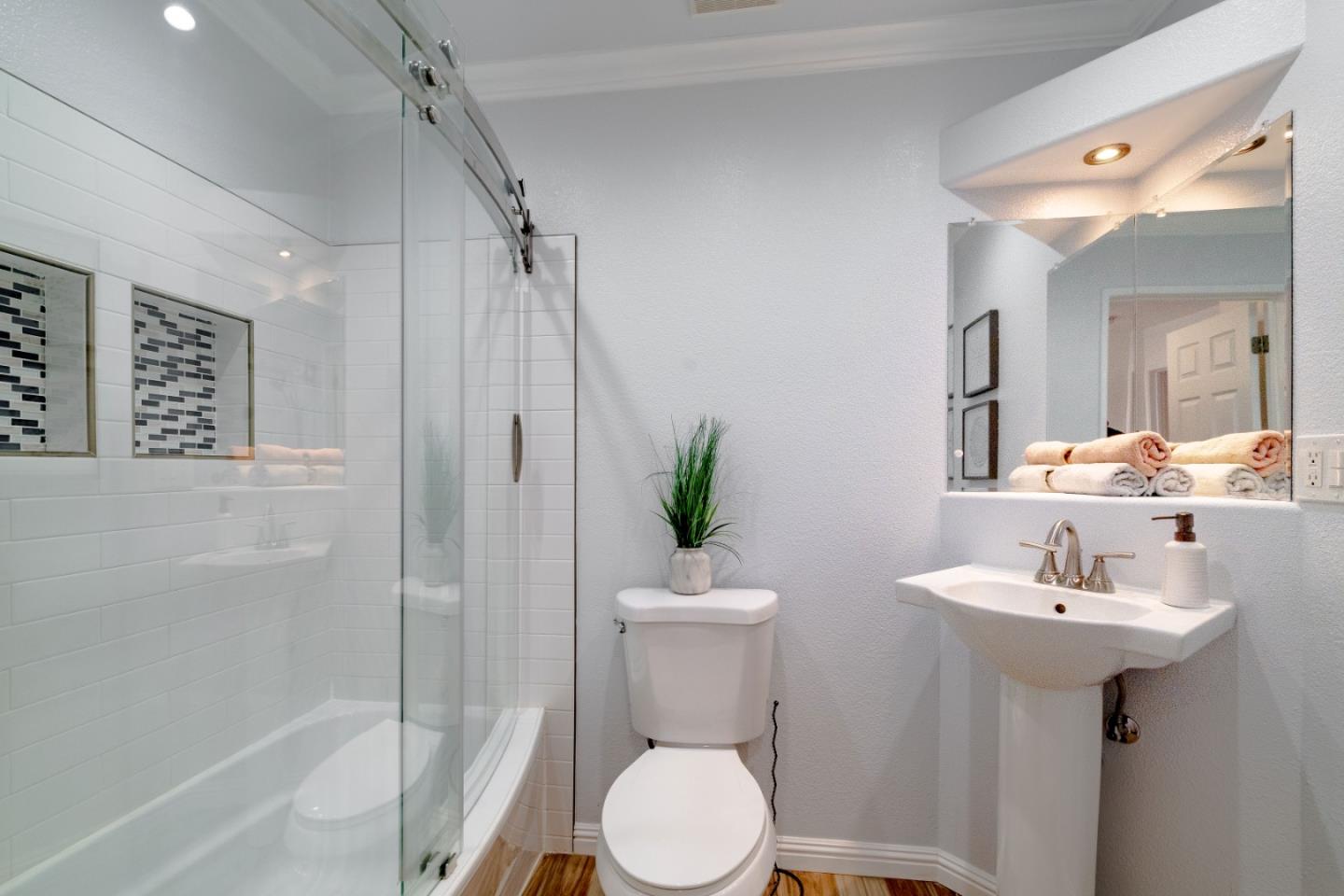 1687 Los Suenos Avenue