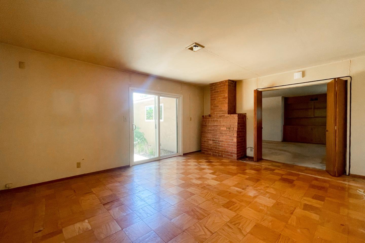1127 Aspen DR