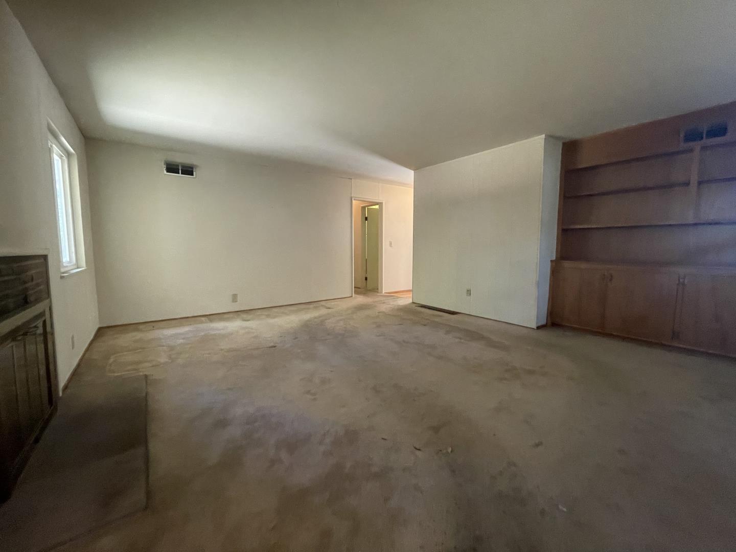 1127 Aspen DR