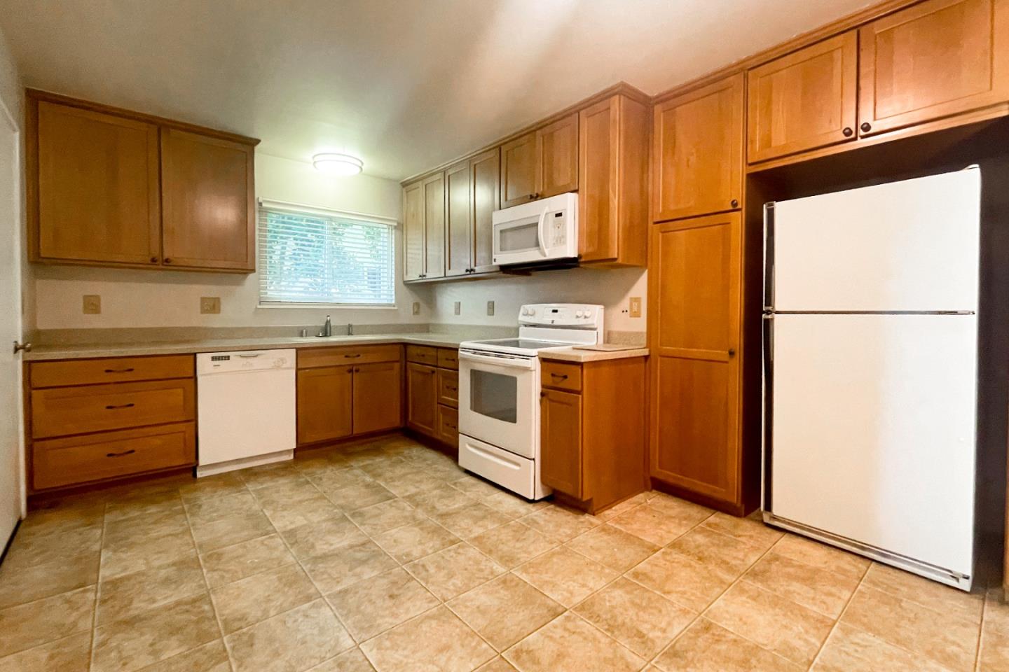 1127 Aspen DR