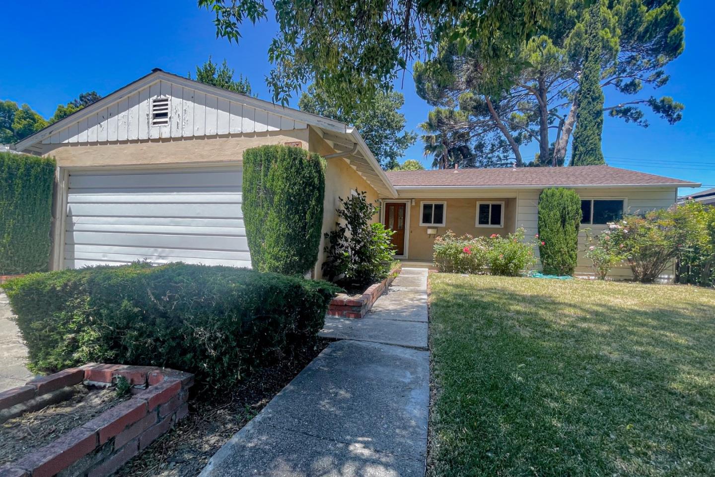 1127 Aspen DR