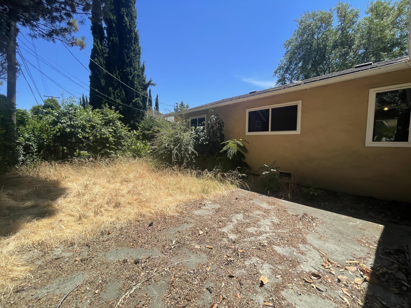 1127 Aspen DR