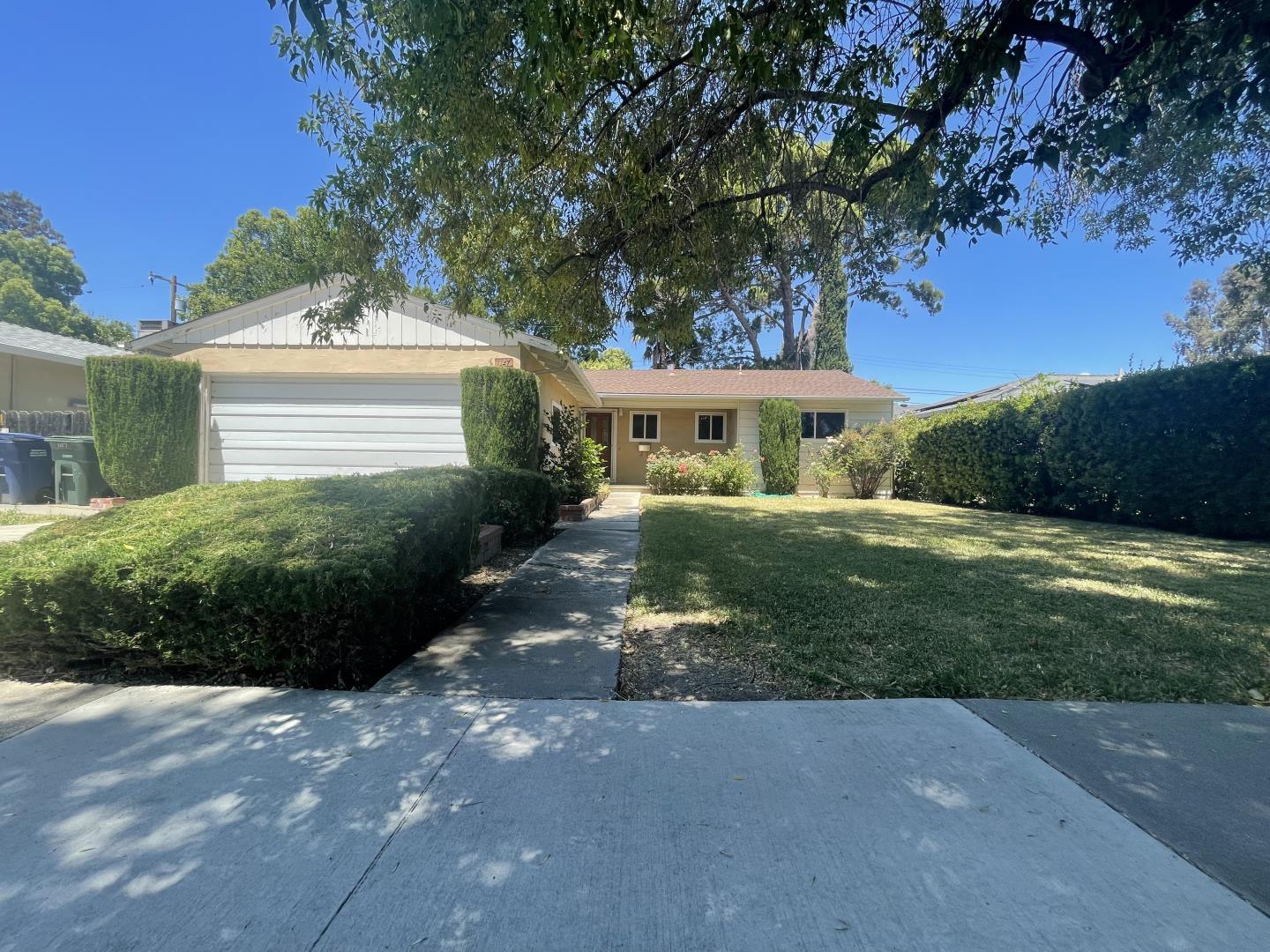 1127 Aspen DR