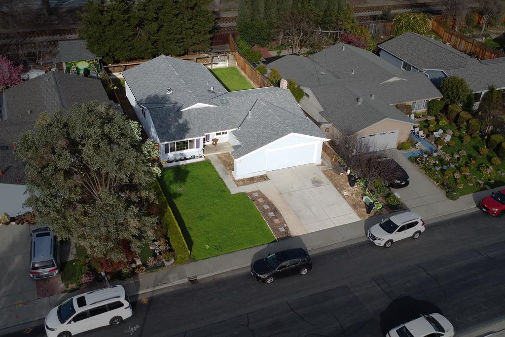 5194 Running Bear DR